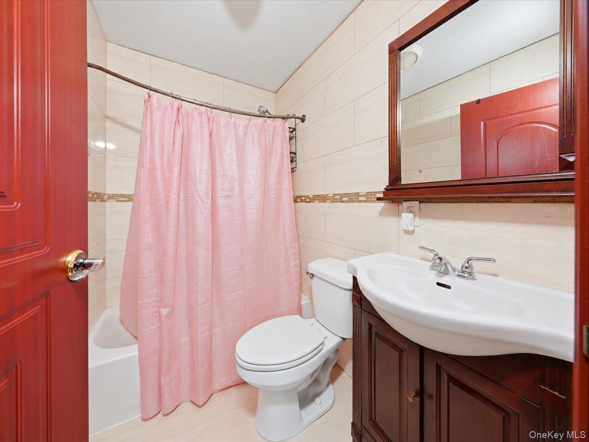 Single Family E 231st Street  Bronx, NY 10466, MLS-1044230-26