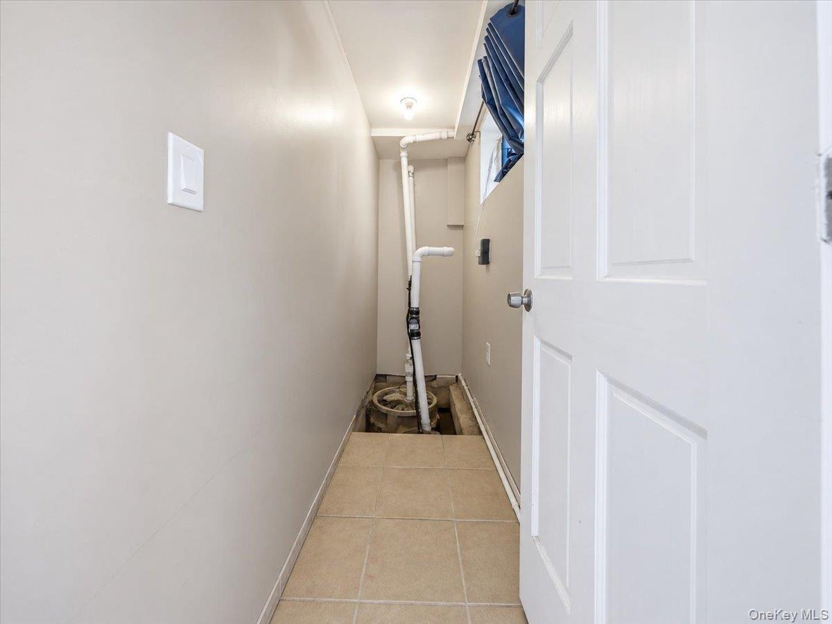 Single Family E 231st Street  Bronx, NY 10466, MLS-1044230-29