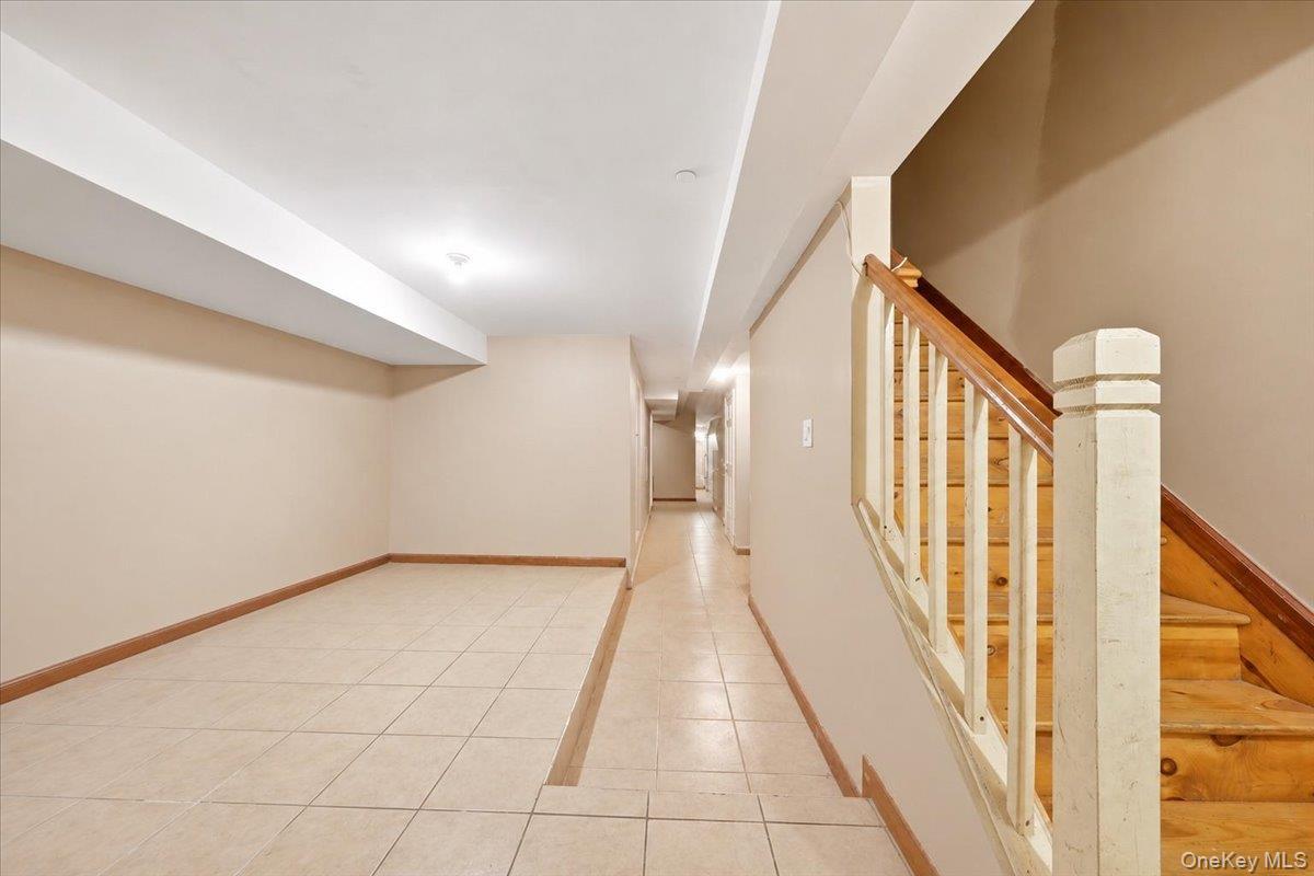 Single Family E 231st Street  Bronx, NY 10466, MLS-1044230-35