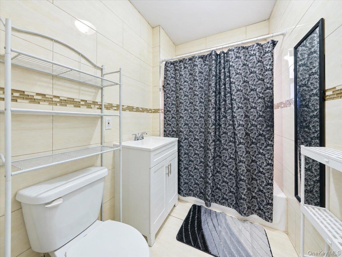 Single Family E 231st Street  Bronx, NY 10466, MLS-1044230-6