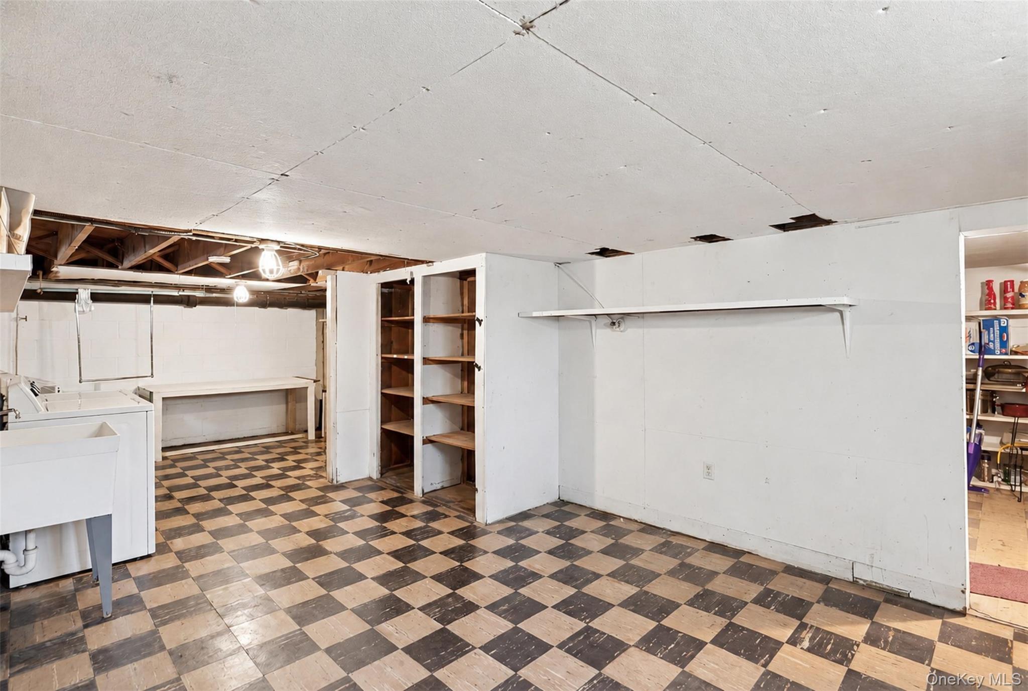 Single Family Sergeant Palmateer Way Dutchess County, NY 12590, MLS-1044235-37