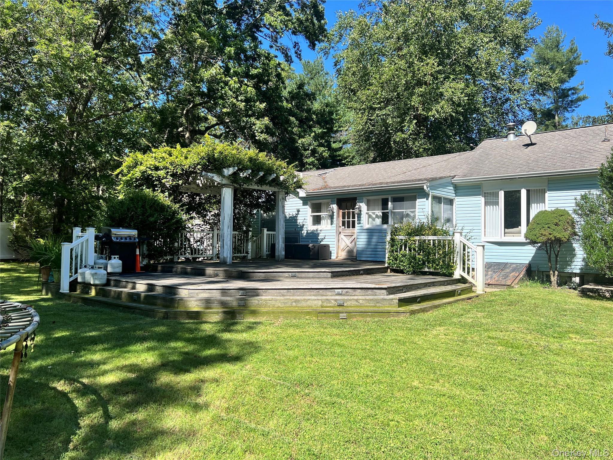 Single Family Wading River Manor Road Suffolk County, NY 11949, MLS-1044264-4