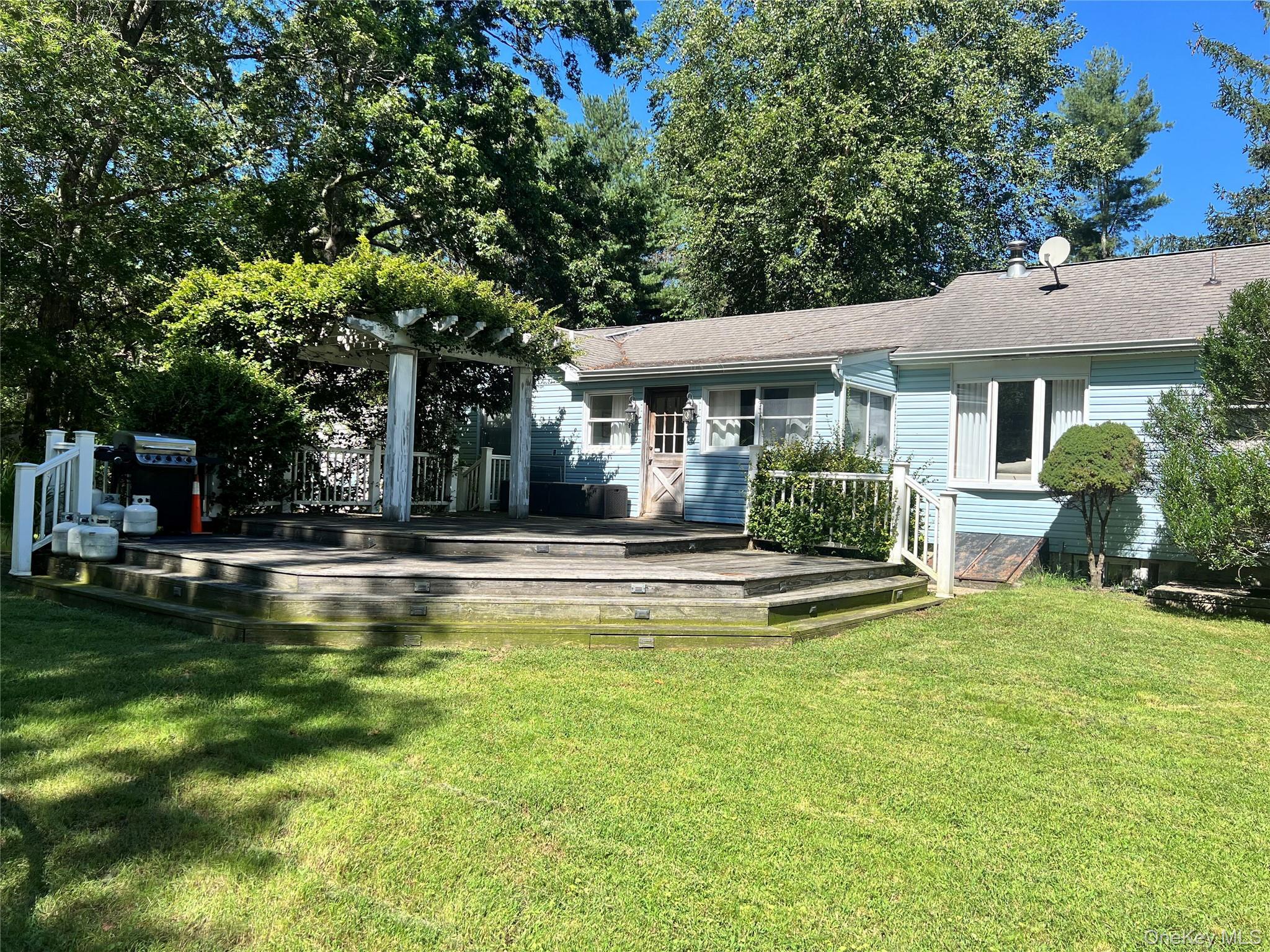 Single Family Wading River Manor Road Suffolk County, NY 11949, MLS-1044264-8