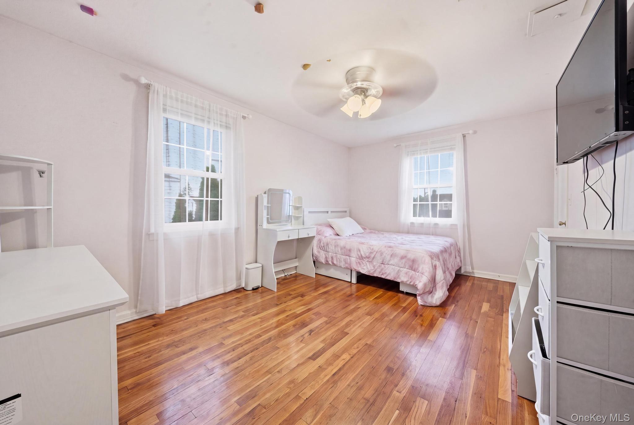 Single Family 1st Street Nassau County, NY 11554, MLS-1044272-16