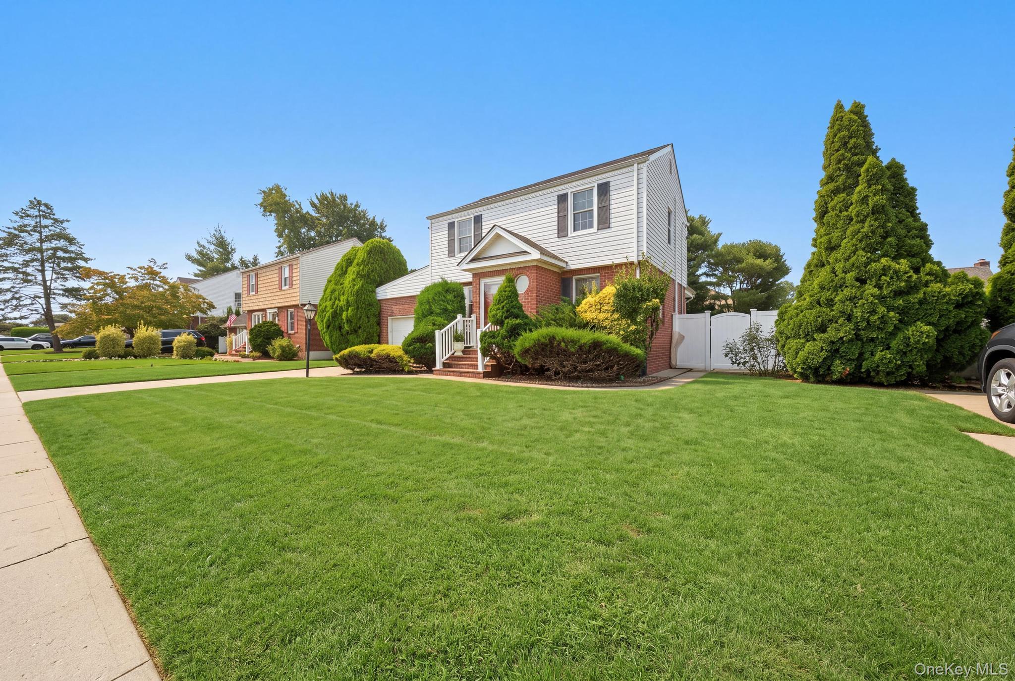 Single Family 1st Street Nassau County, NY 11554, MLS-1044272-2
