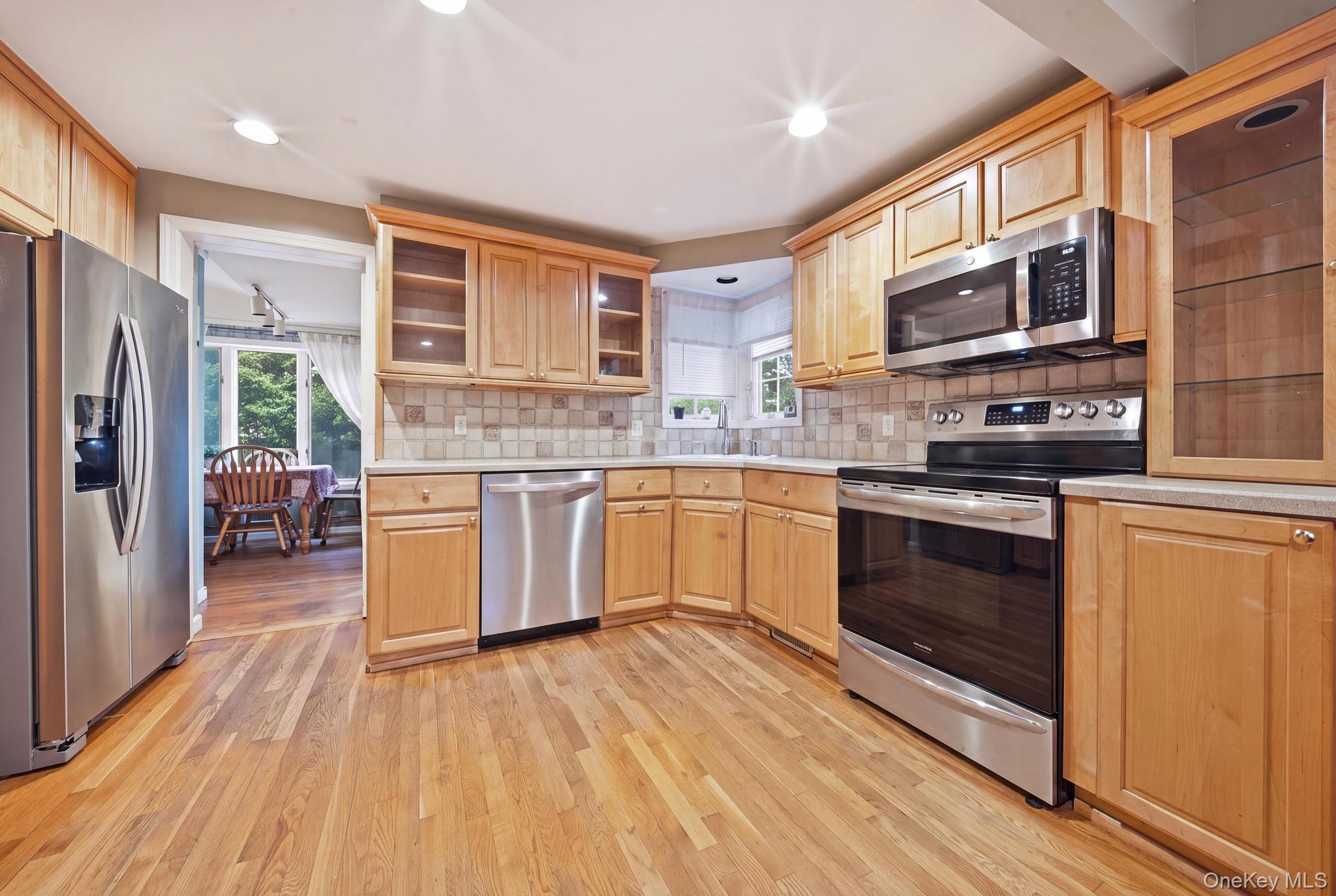 Single Family 1st Street Nassau County, NY 11554, MLS-1044272-8