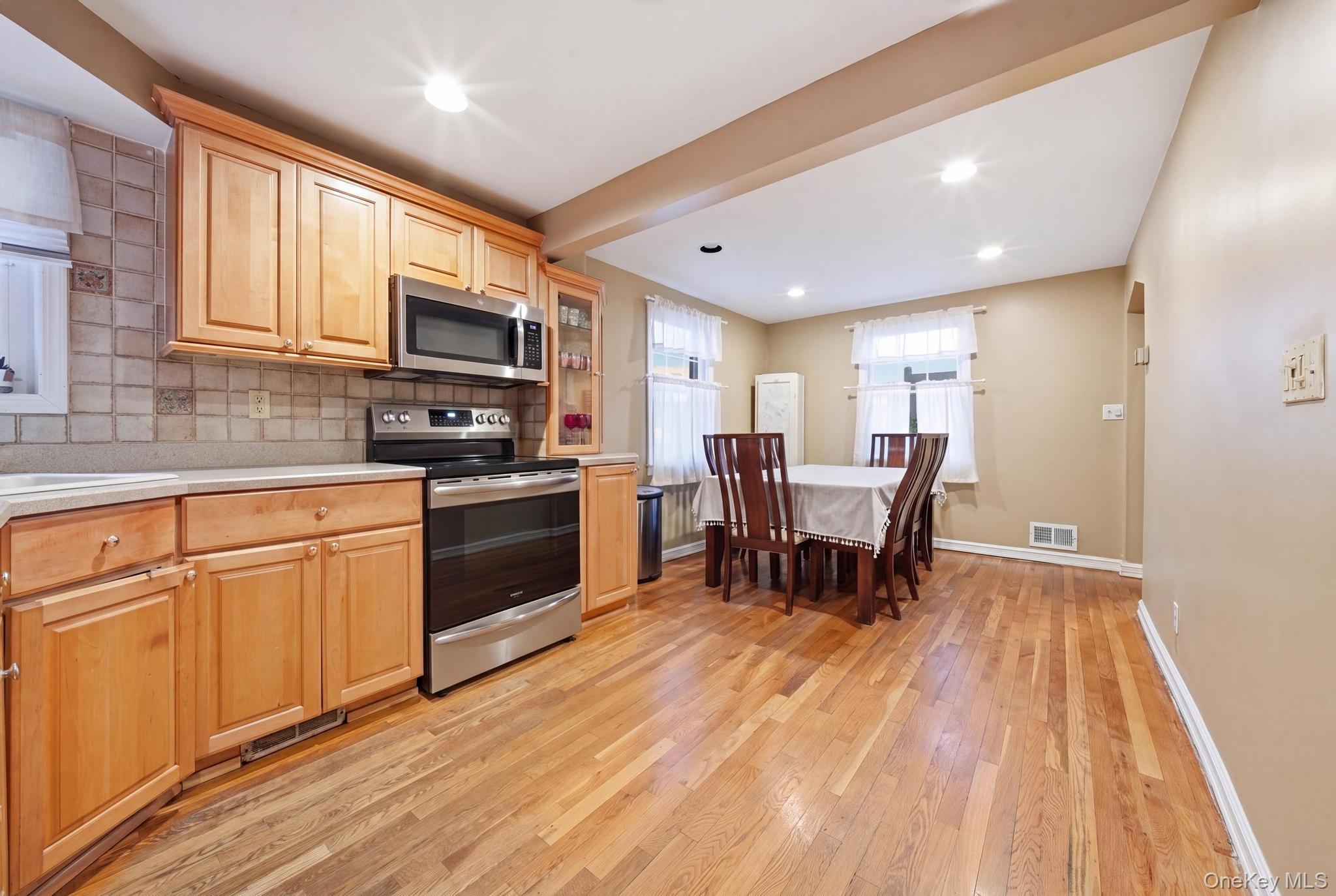 Single Family 1st Street Nassau County, NY 11554, MLS-1044272-9