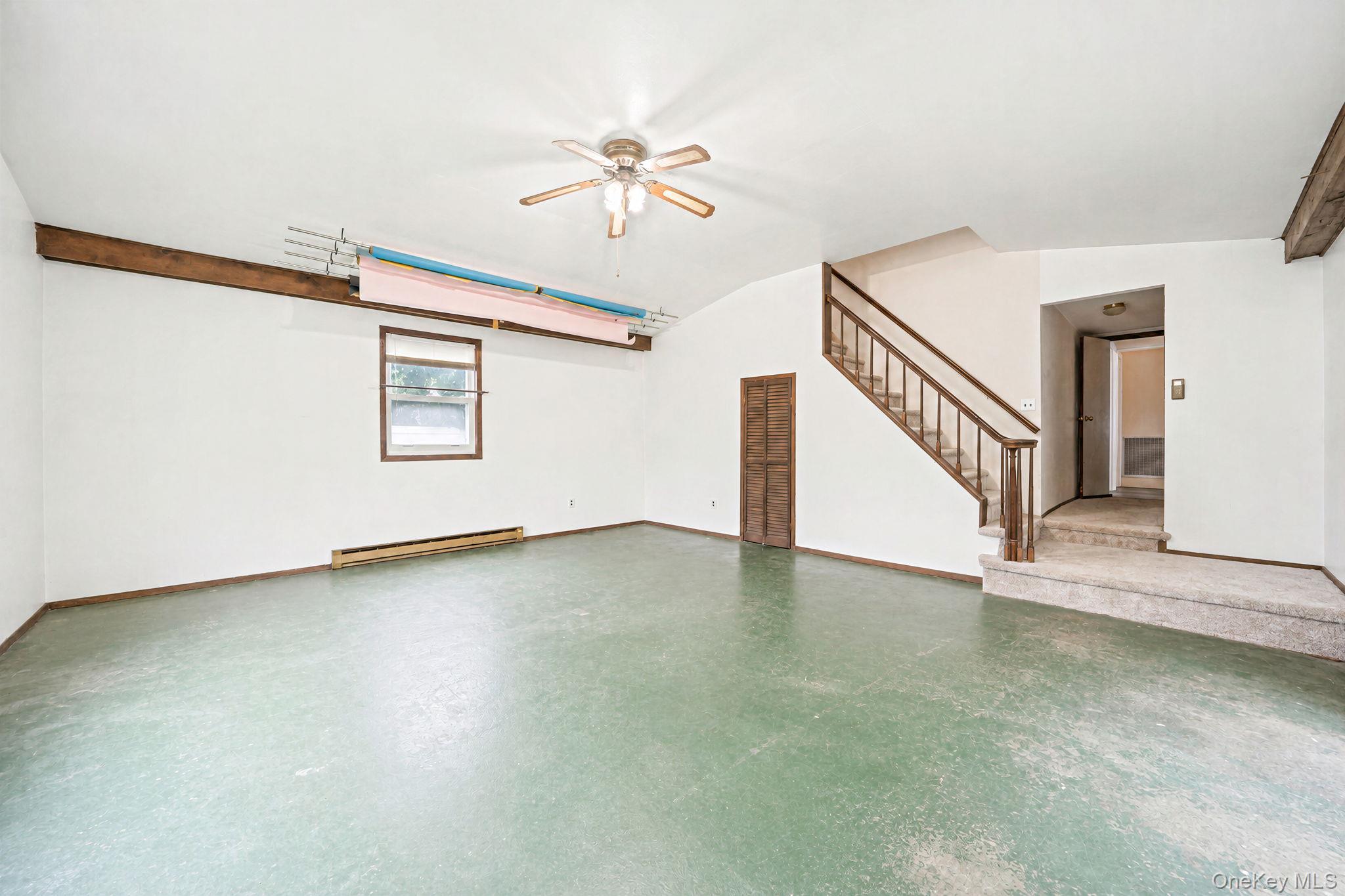 Single Family Gwendolyn Place  Suffolk County, NY 11730, MLS-1044297-10