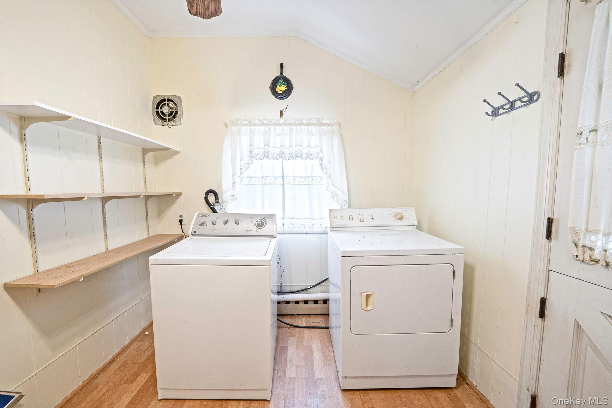 Single Family Gwendolyn Place  Suffolk County, NY 11730, MLS-1044297-8