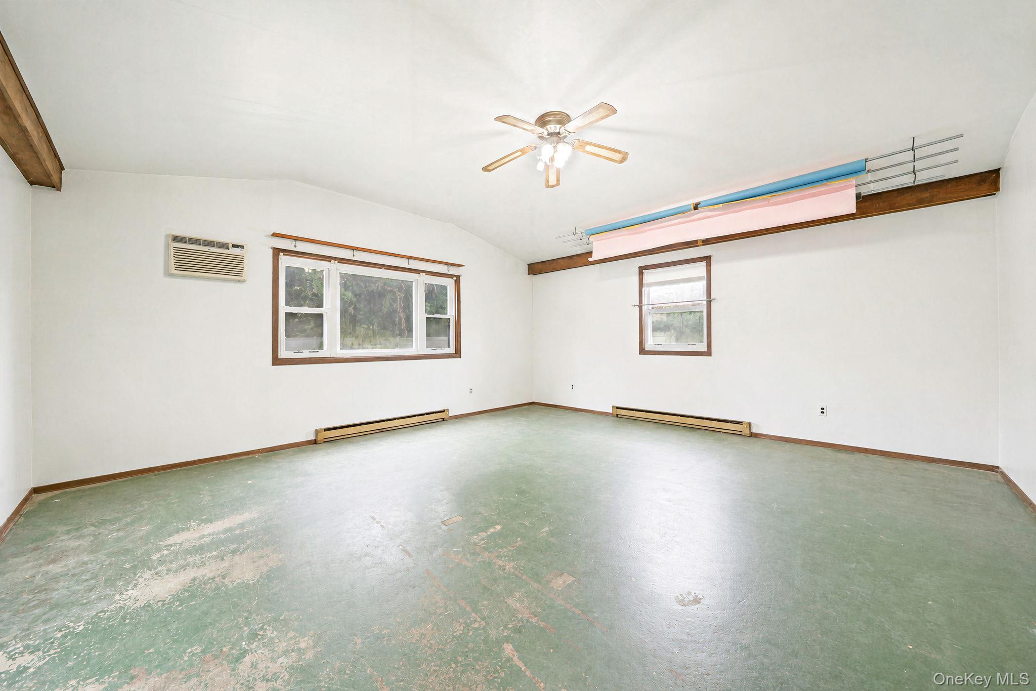 Single Family Gwendolyn Place  Suffolk County, NY 11730, MLS-1044297-9