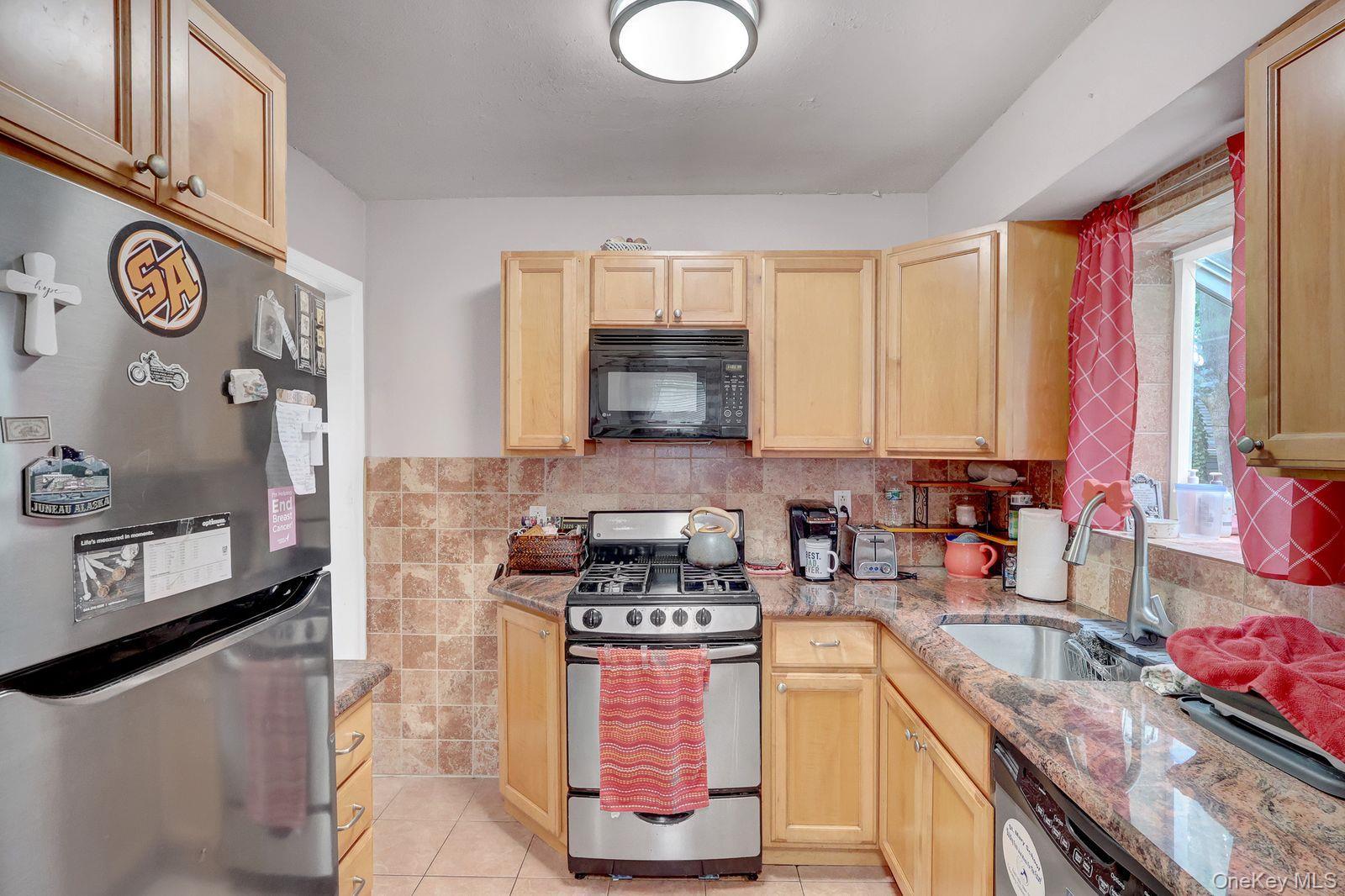 Single Family Salem Road Nassau County, NY 11553, MLS-1044301-3