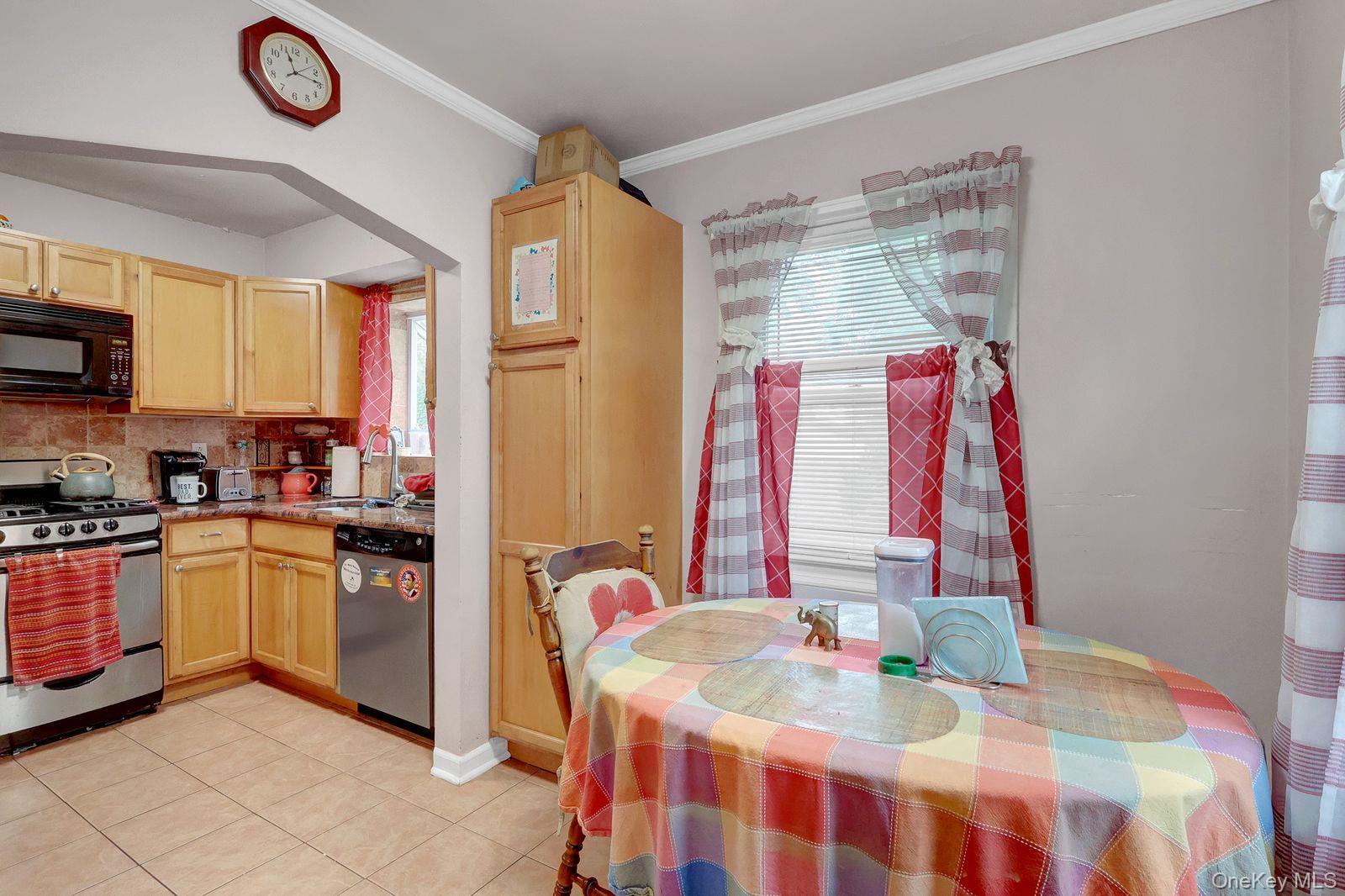 Single Family Salem Road Nassau County, NY 11553, MLS-1044301-5