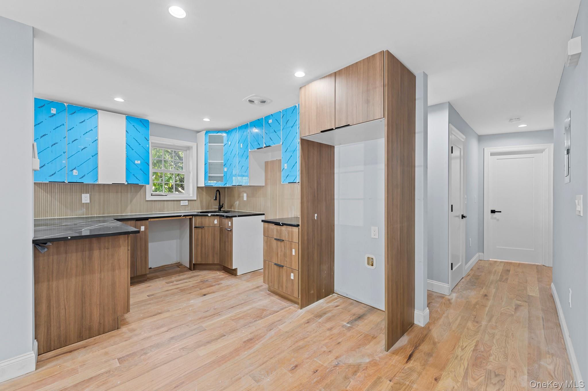 Single Family 139th Avenue Queens, NY 11422, MLS-1044309-3