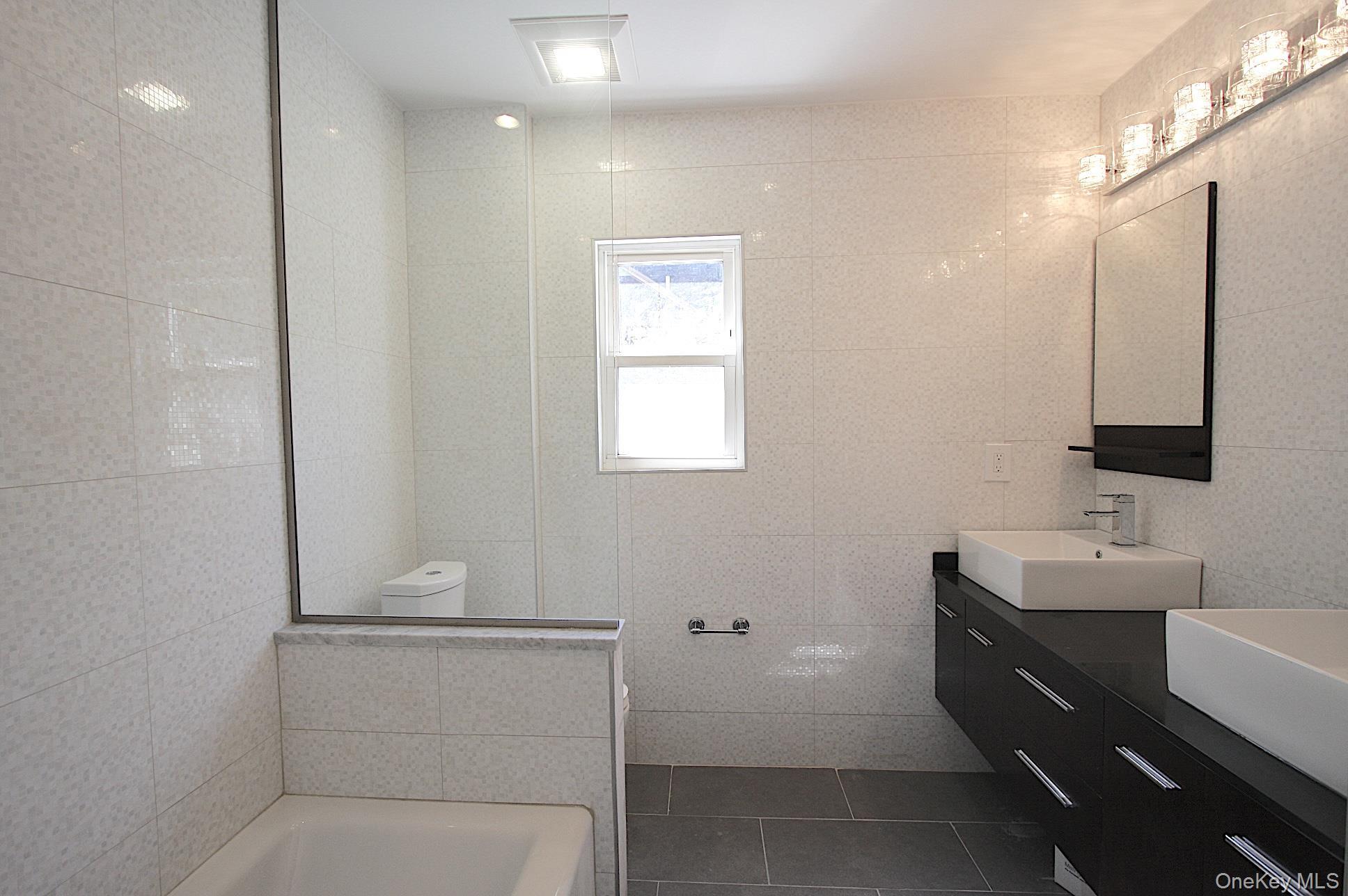 Single Family Pembroke Avenue Nassau County, NY 11020, MLS-1044372-18