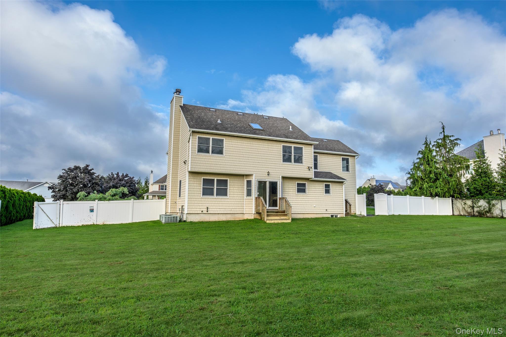Single Family Nicholas Way  Suffolk County, NY 11933, MLS-1044389-6
