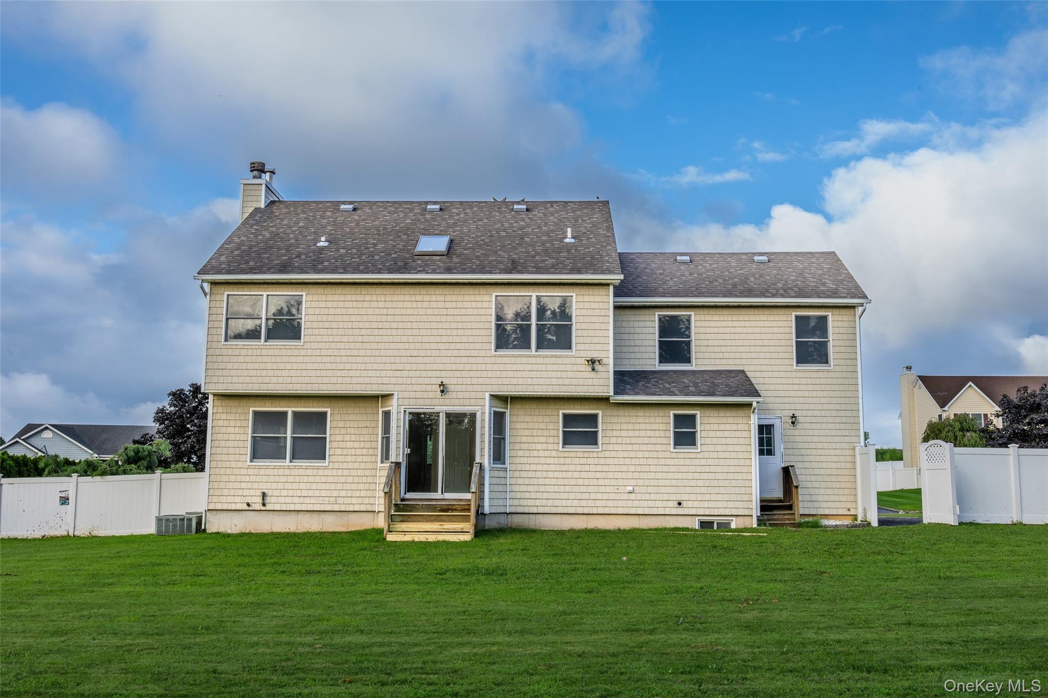 Single Family Nicholas Way  Suffolk County, NY 11933, MLS-1044389-7