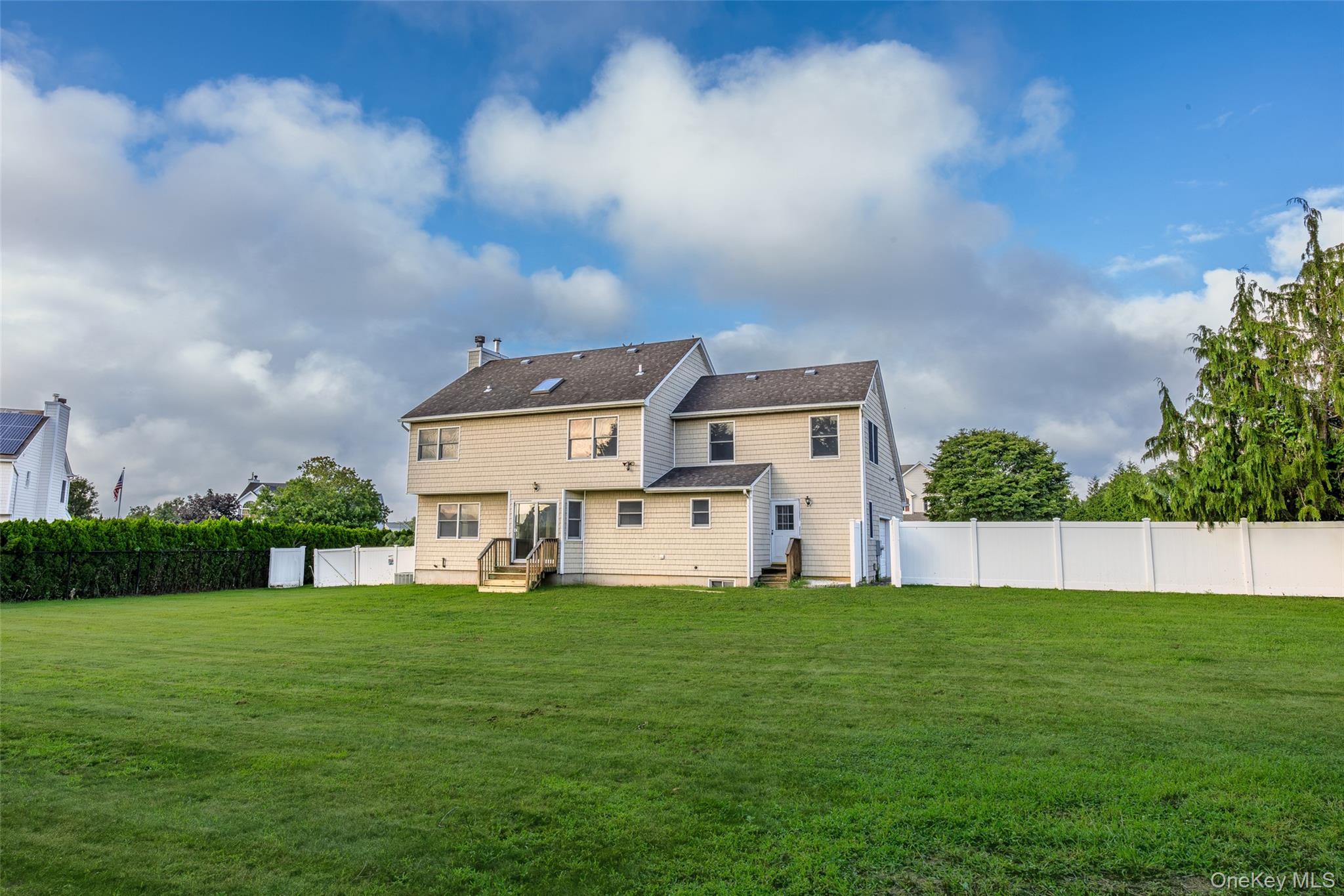 Single Family Nicholas Way  Suffolk County, NY 11933, MLS-1044389-8