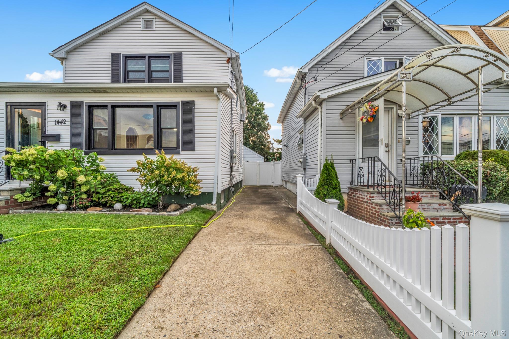 Single Family Woolworth Street Nassau County, NY 11003, MLS-1044392-3