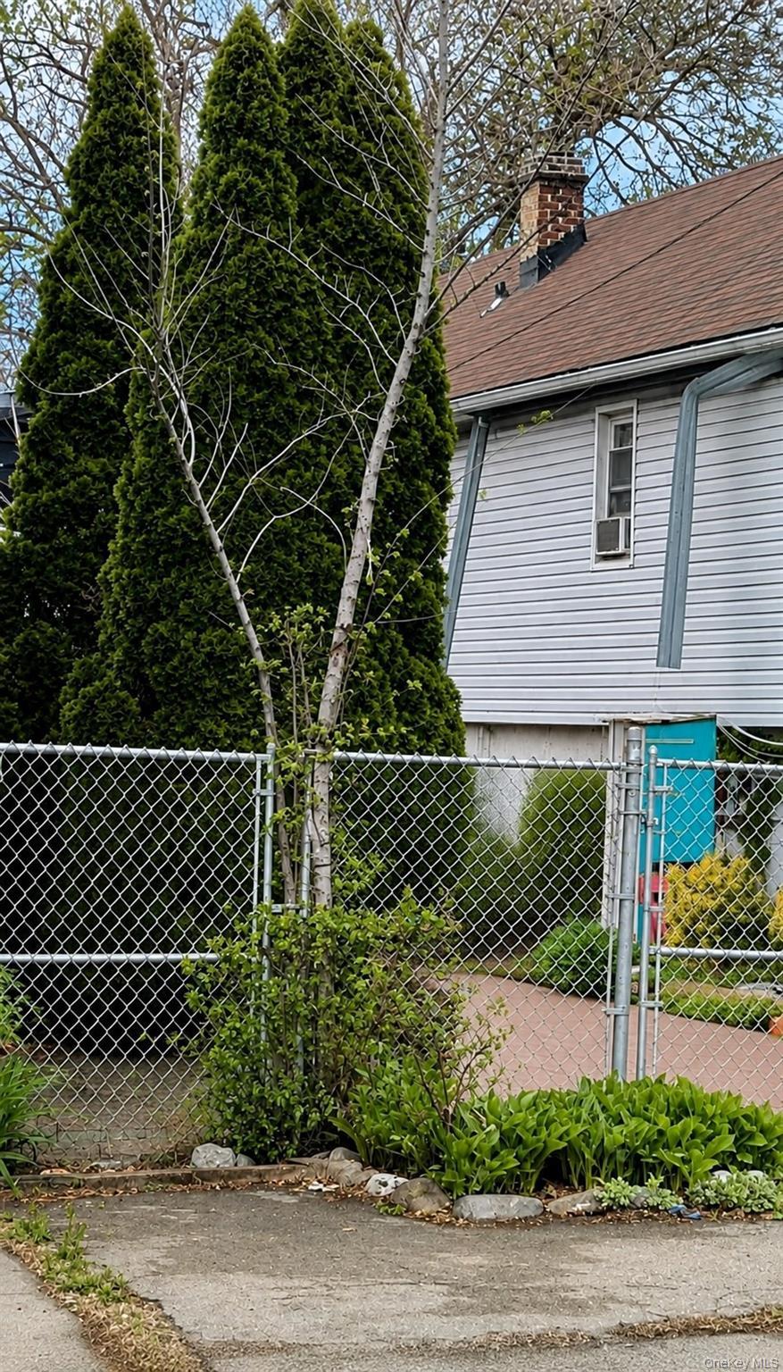 Single Family Stephens Avenue Bronx, NY 10473, MLS-1044420-6