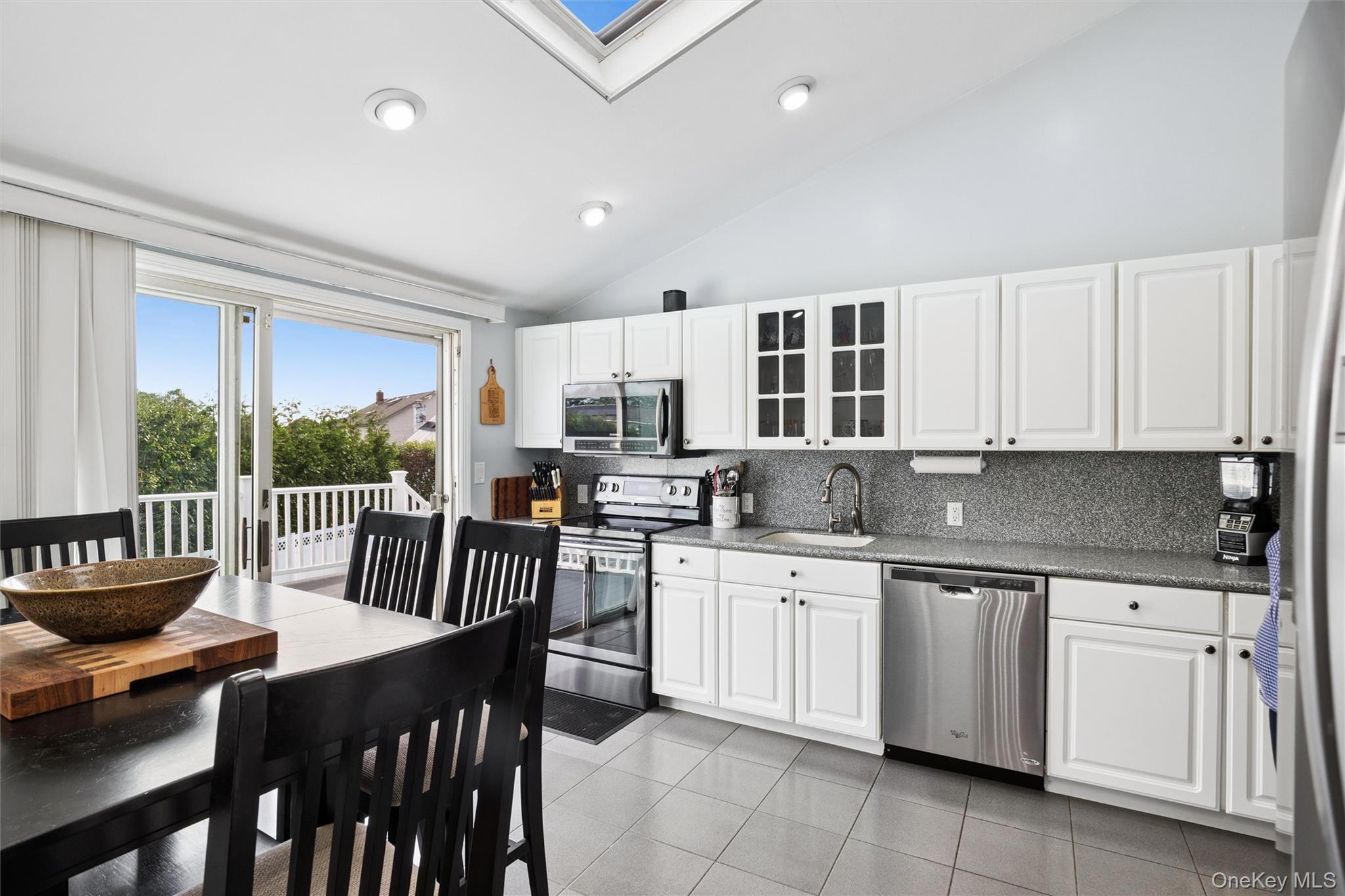 Single Family Sherwood Drive  Nassau County, NY 11714, MLS-1044453-10