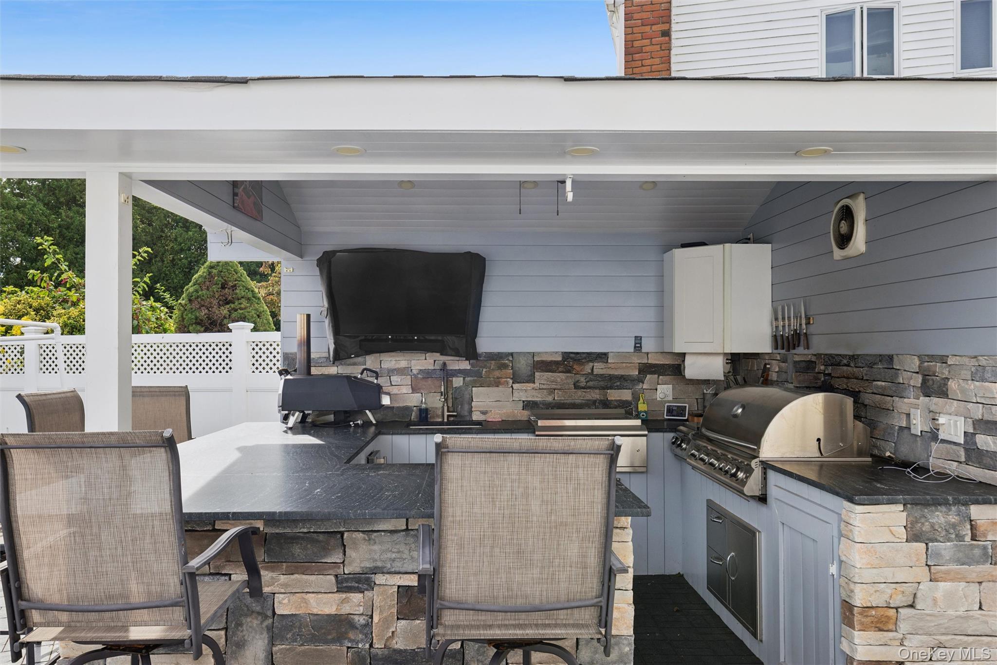 Single Family Sherwood Drive  Nassau County, NY 11714, MLS-1044453-2