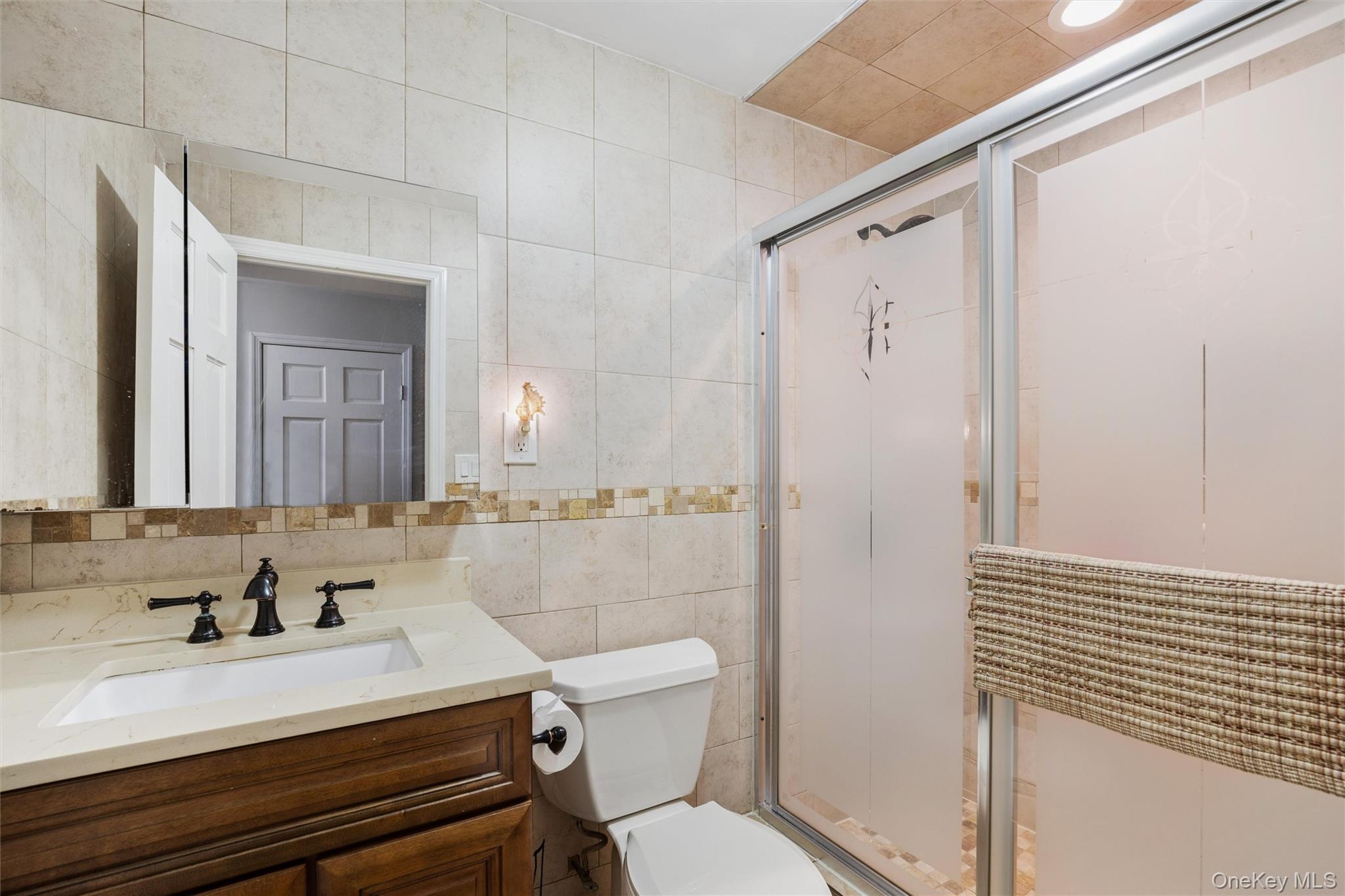 Single Family Sherwood Drive  Nassau County, NY 11714, MLS-1044453-22