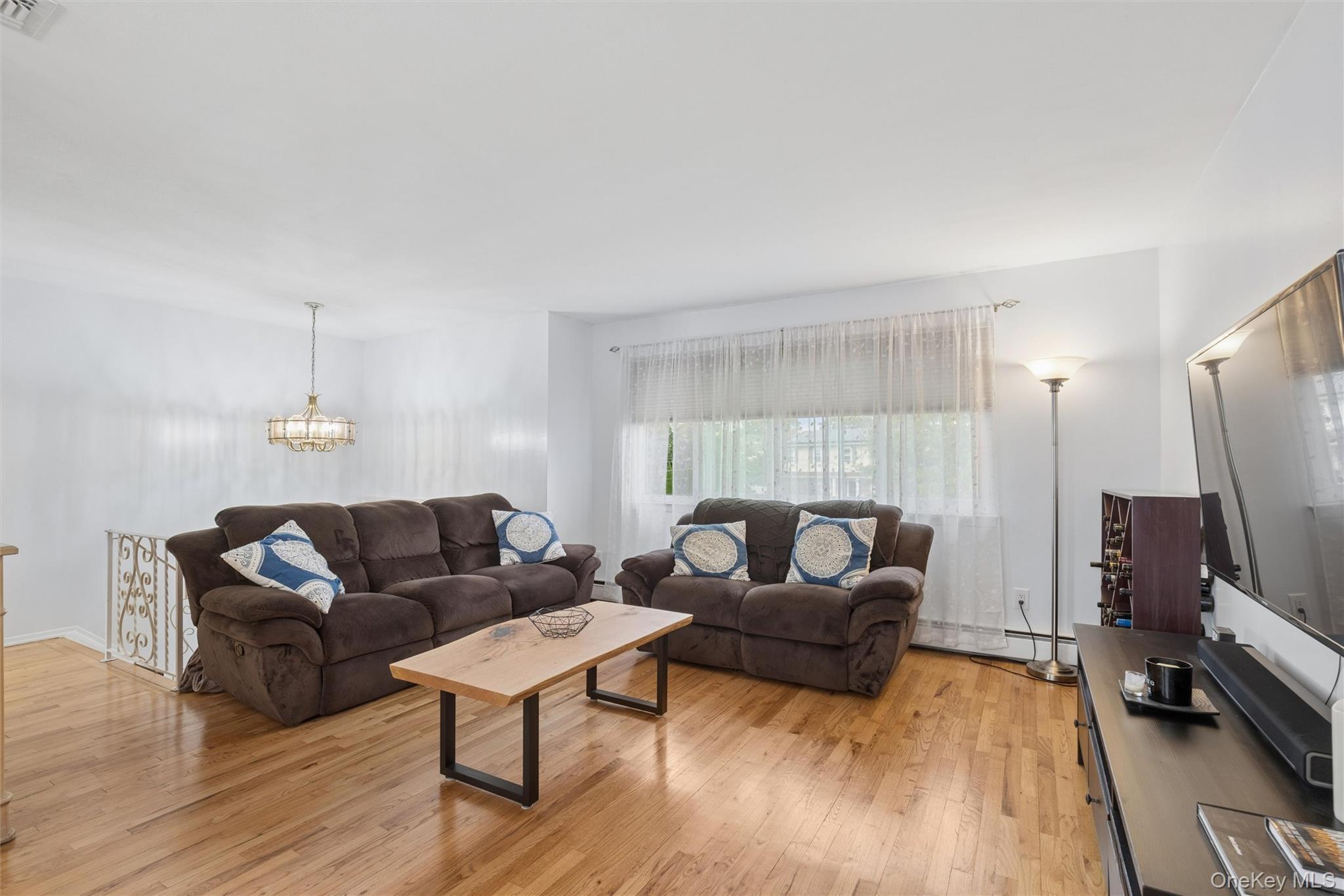 Single Family Sherwood Drive  Nassau County, NY 11714, MLS-1044453-7