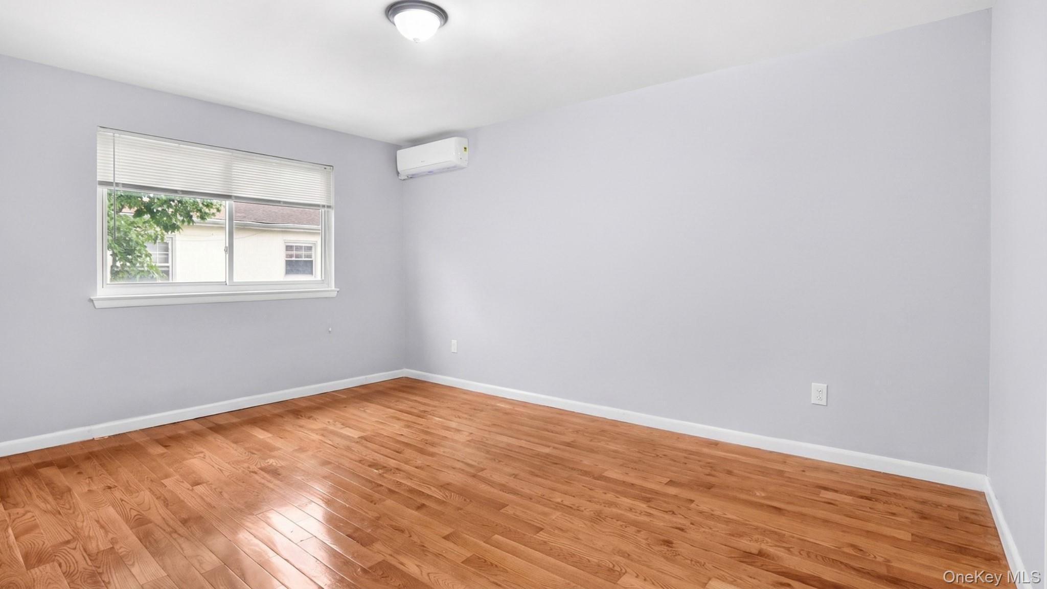 Single Family E 227th Street Bronx, NY 10466, MLS-1044457-14