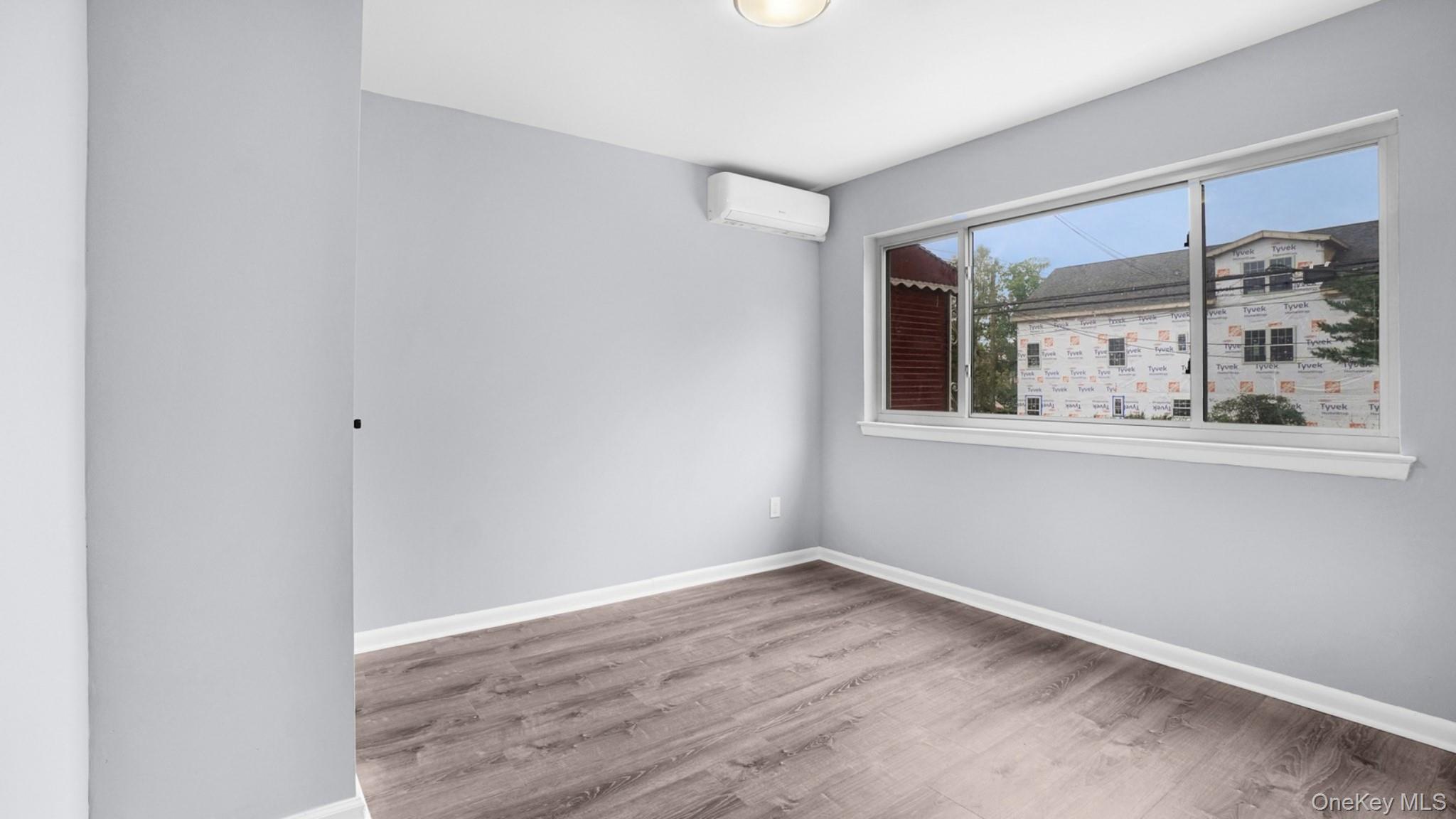 Single Family E 227th Street Bronx, NY 10466, MLS-1044457-15