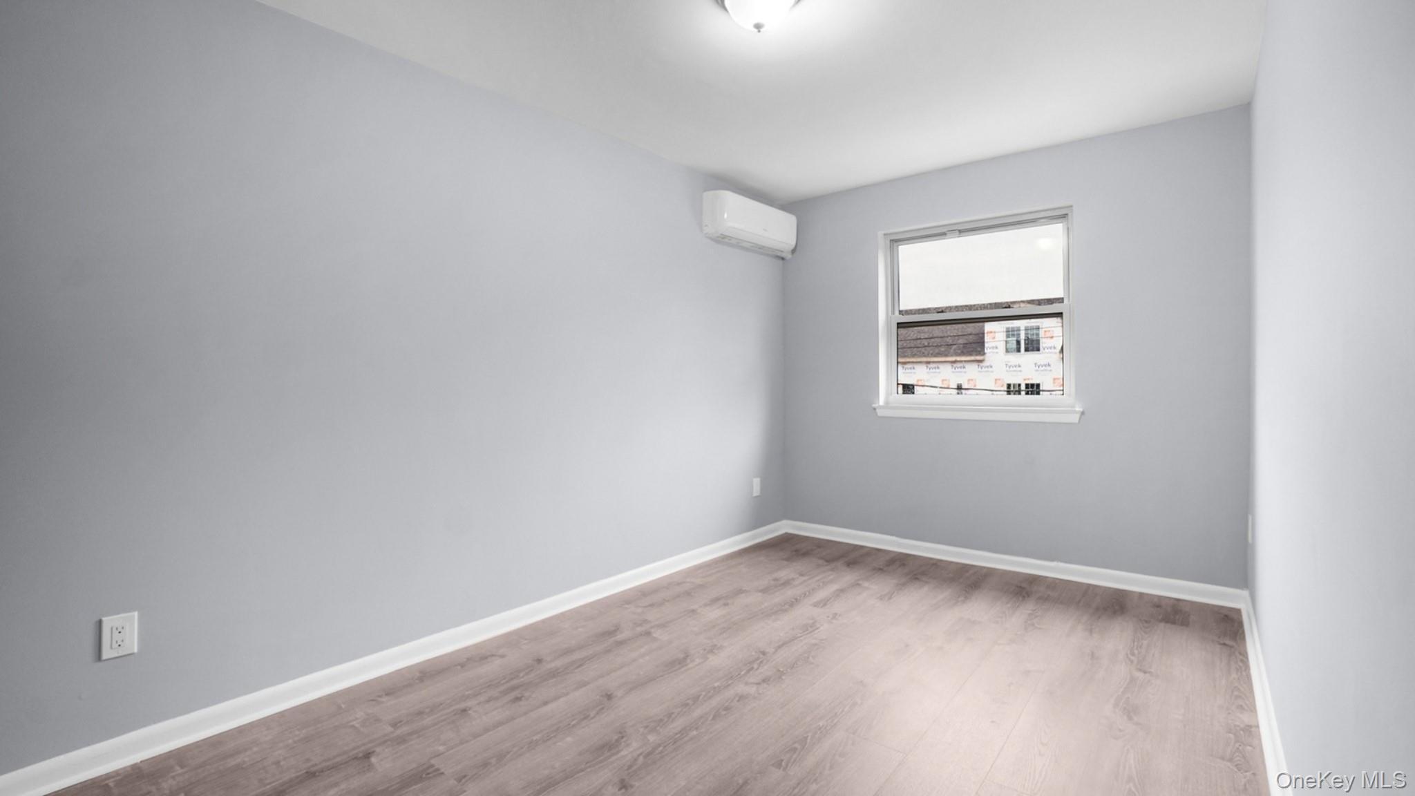 Single Family E 227th Street Bronx, NY 10466, MLS-1044457-16