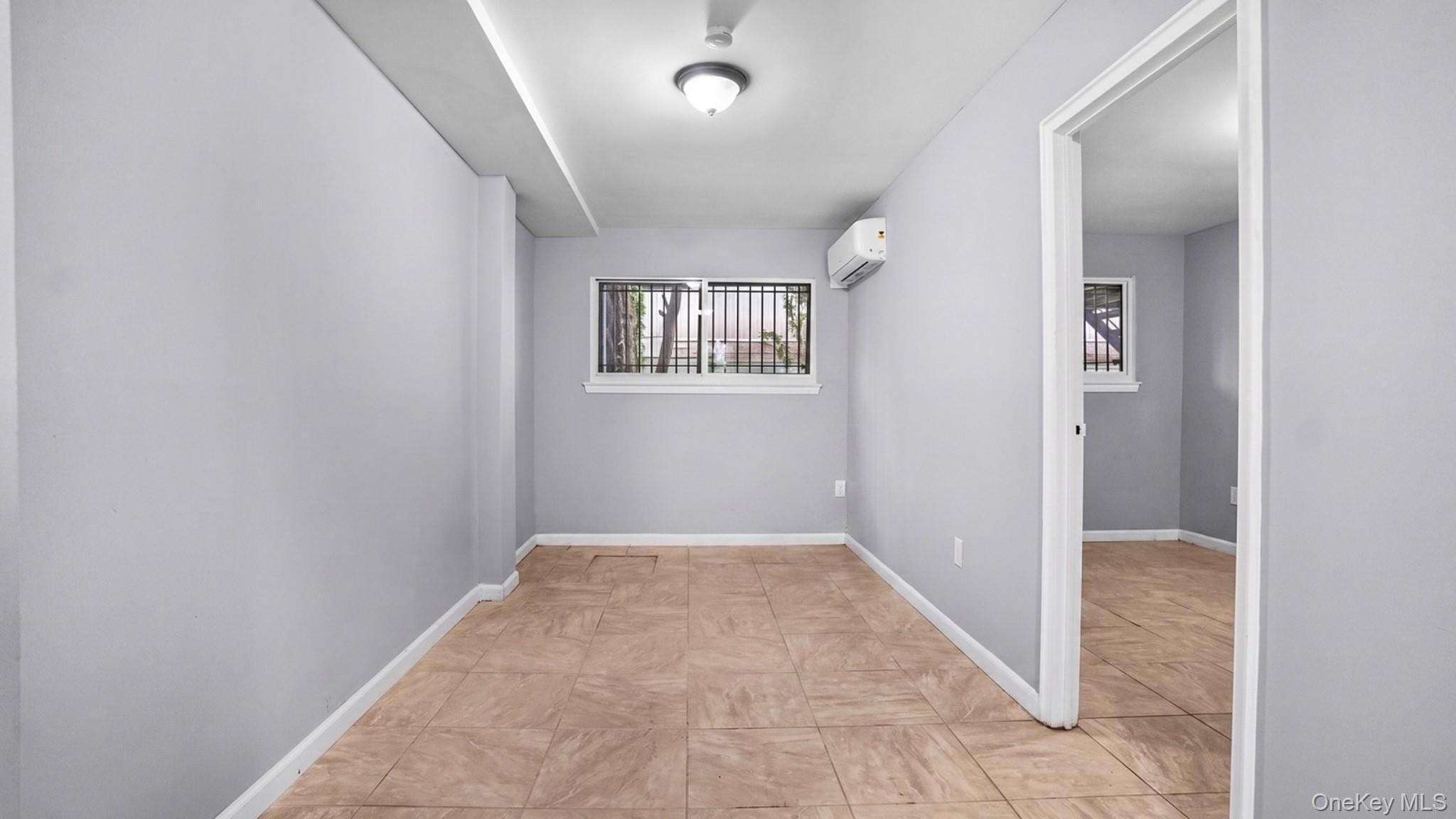 Single Family E 227th Street Bronx, NY 10466, MLS-1044457-19