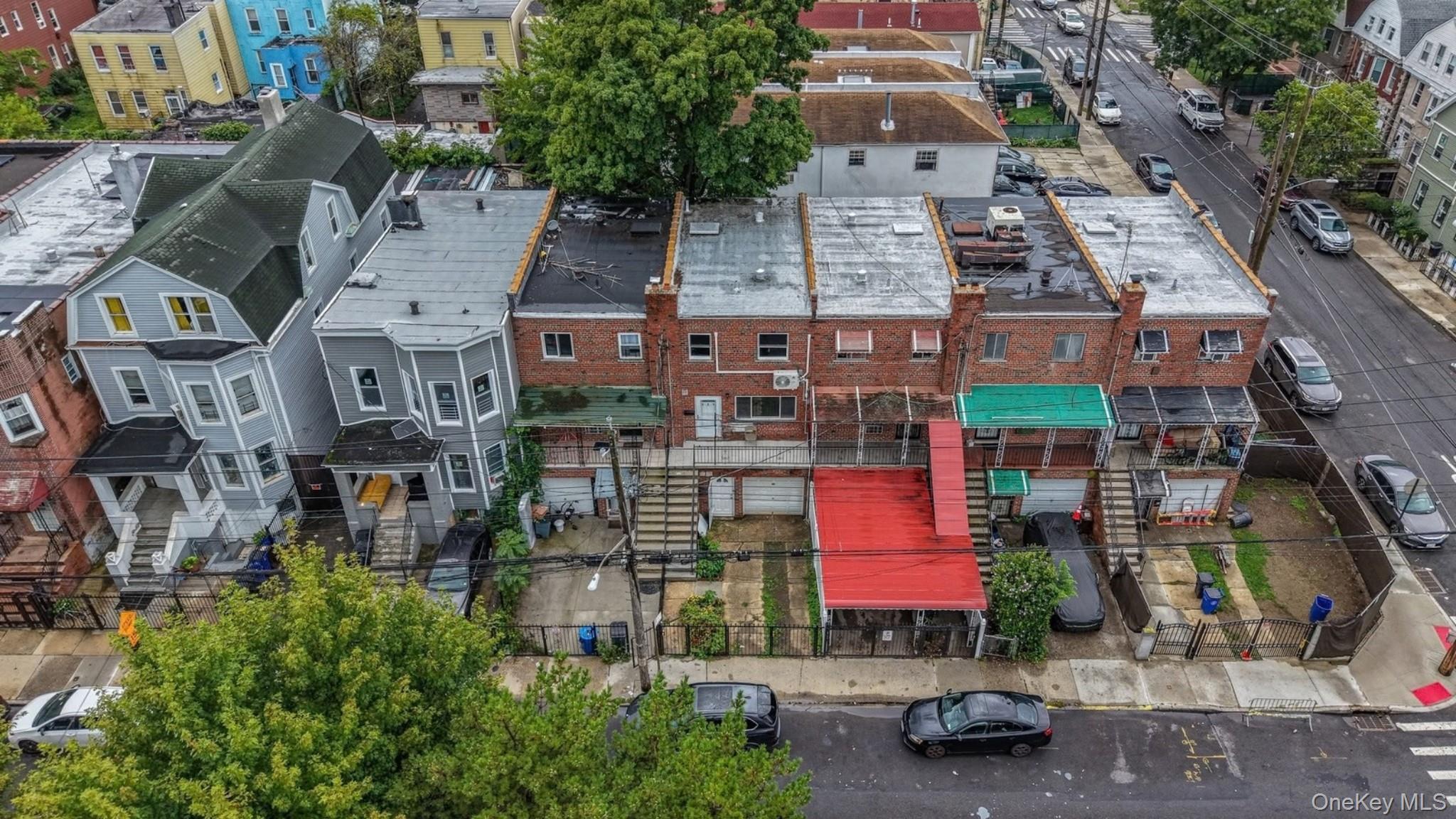 Single Family E 227th Street Bronx, NY 10466, MLS-1044457-23