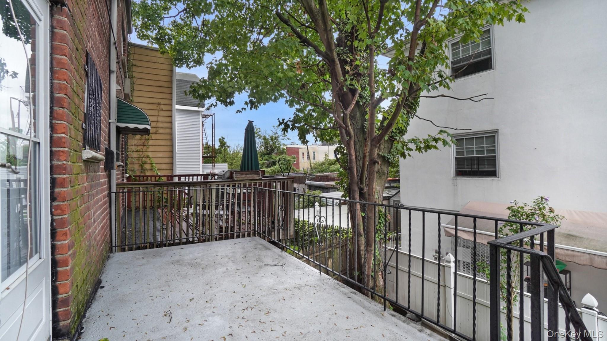 Single Family E 227th Street Bronx, NY 10466, MLS-1044457-27