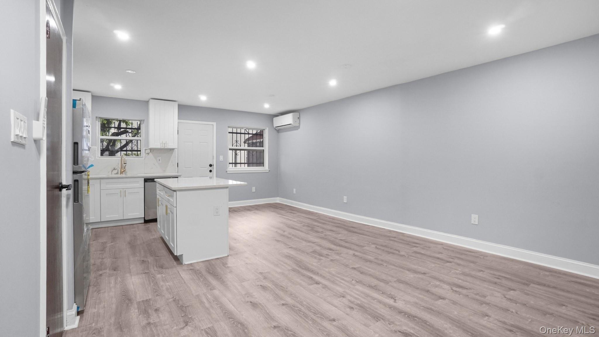 Single Family E 227th Street Bronx, NY 10466, MLS-1044457-9