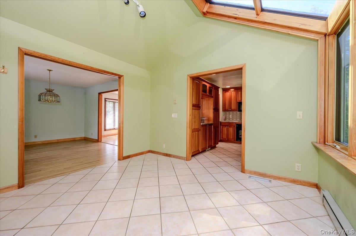 Single Family Somerstown Road Westchester County, NY 10562, MLS-1044513-11