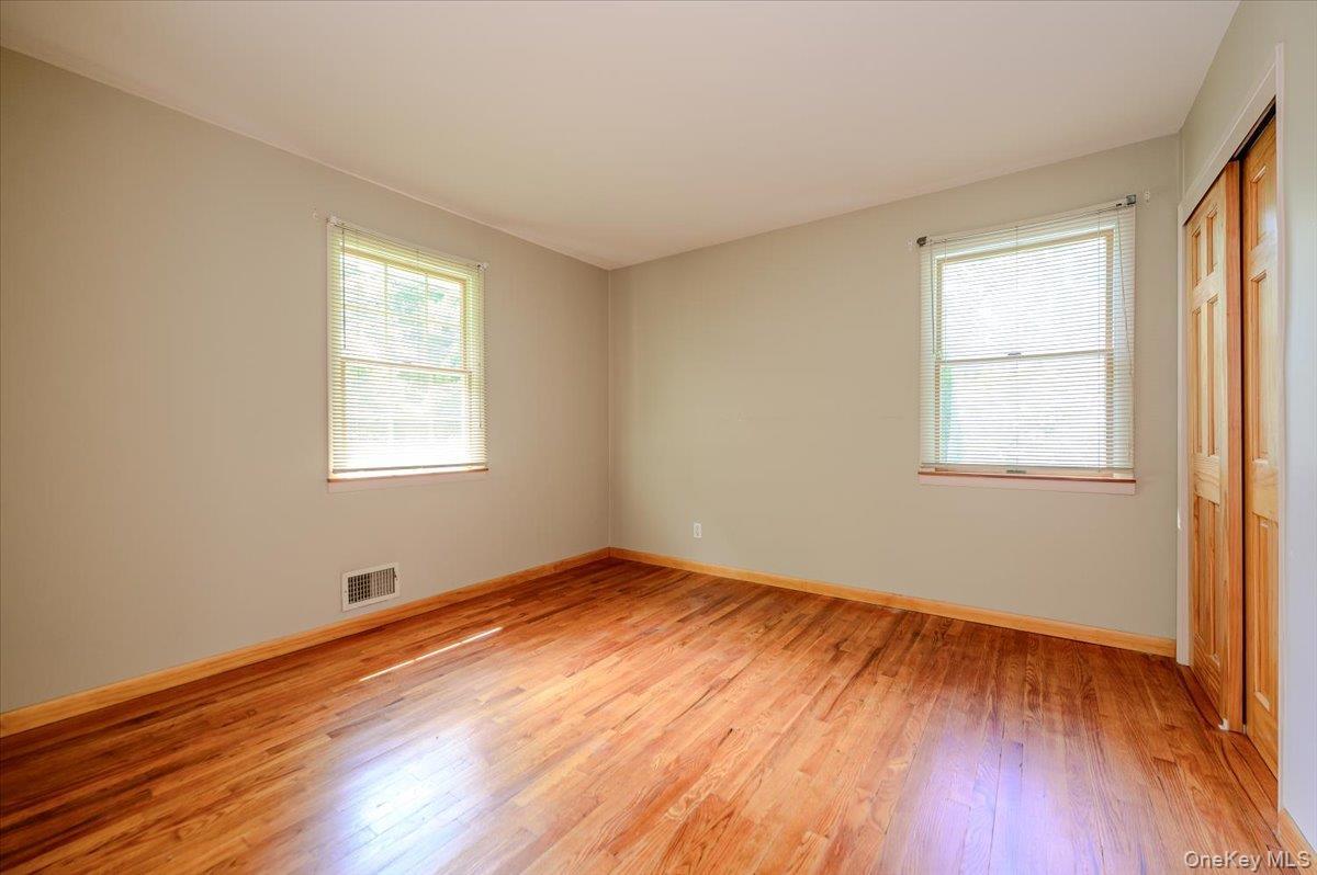 Single Family Somerstown Road Westchester County, NY 10562, MLS-1044513-16