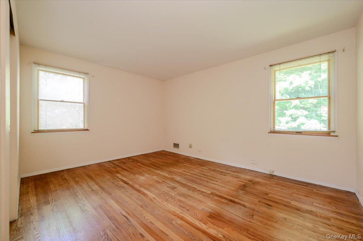 Single Family Somerstown Road Westchester County, NY 10562, MLS-1044513-17