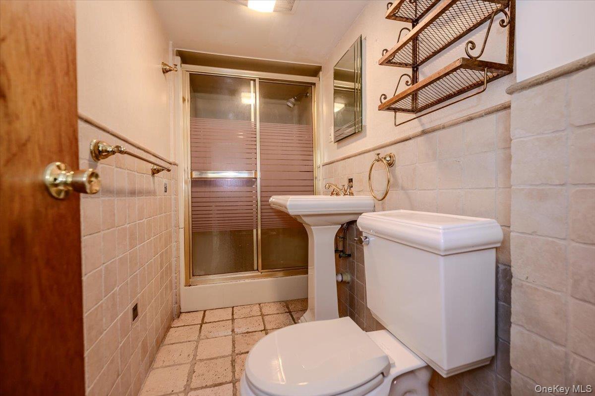 Single Family Somerstown Road Westchester County, NY 10562, MLS-1044513-22