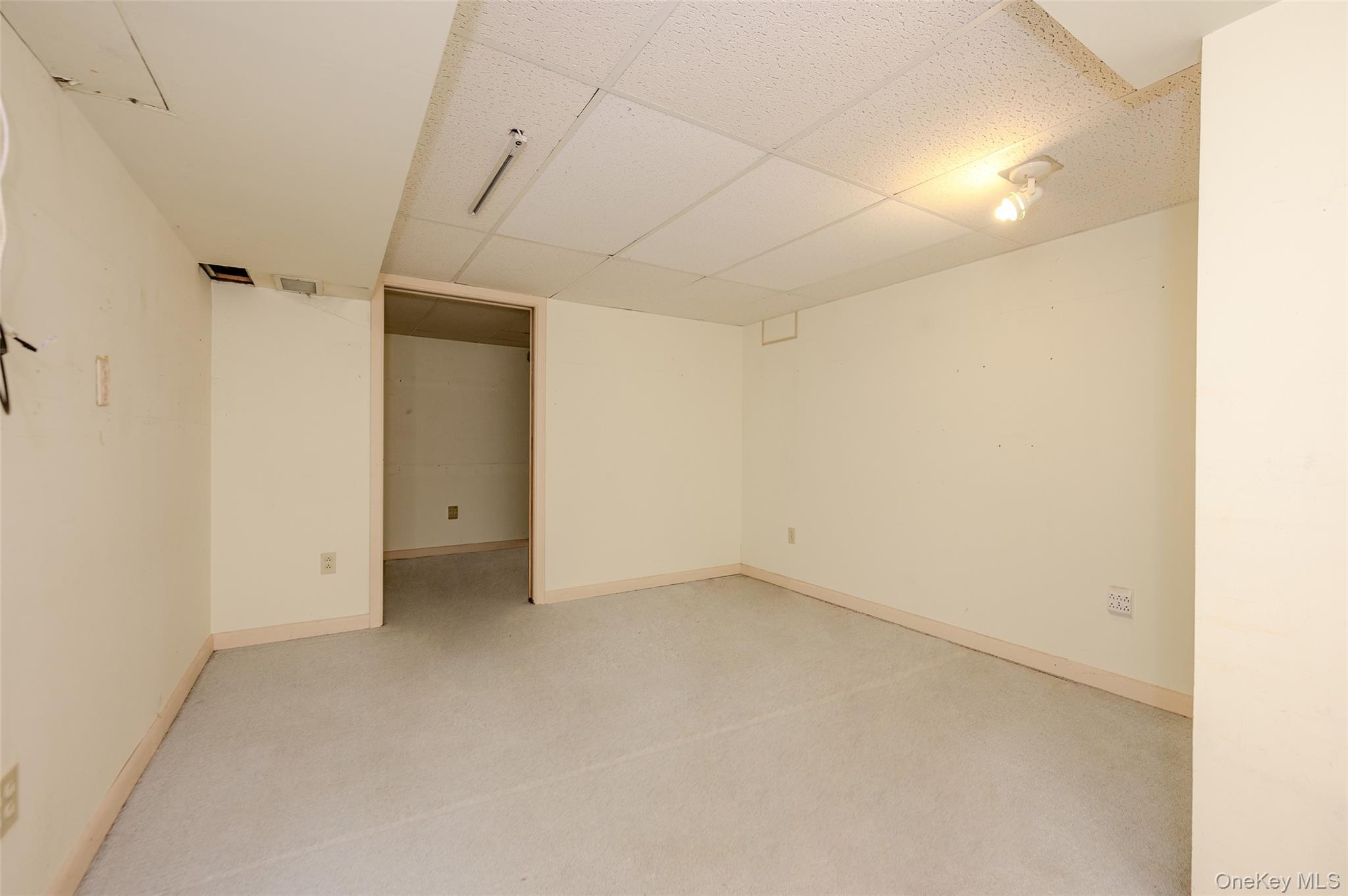 Single Family Somerstown Road Westchester County, NY 10562, MLS-1044513-25