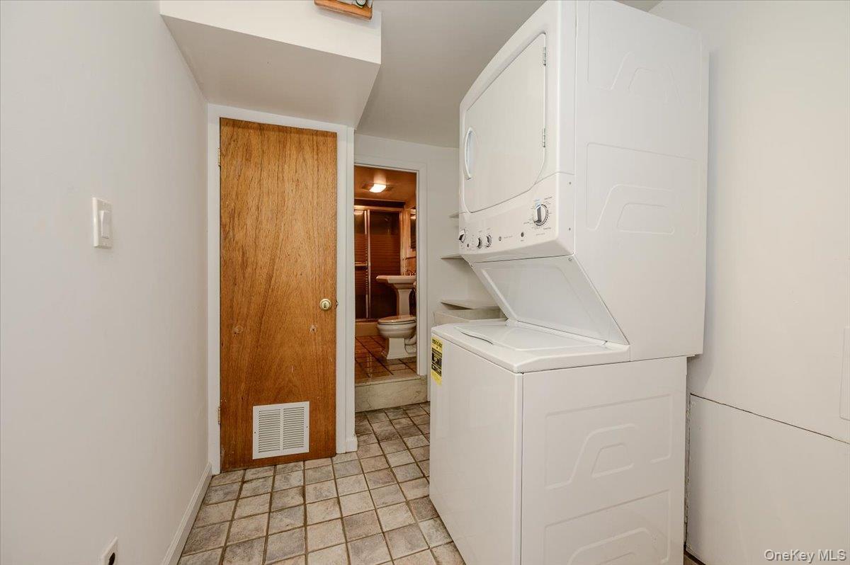 Single Family Somerstown Road Westchester County, NY 10562, MLS-1044513-26