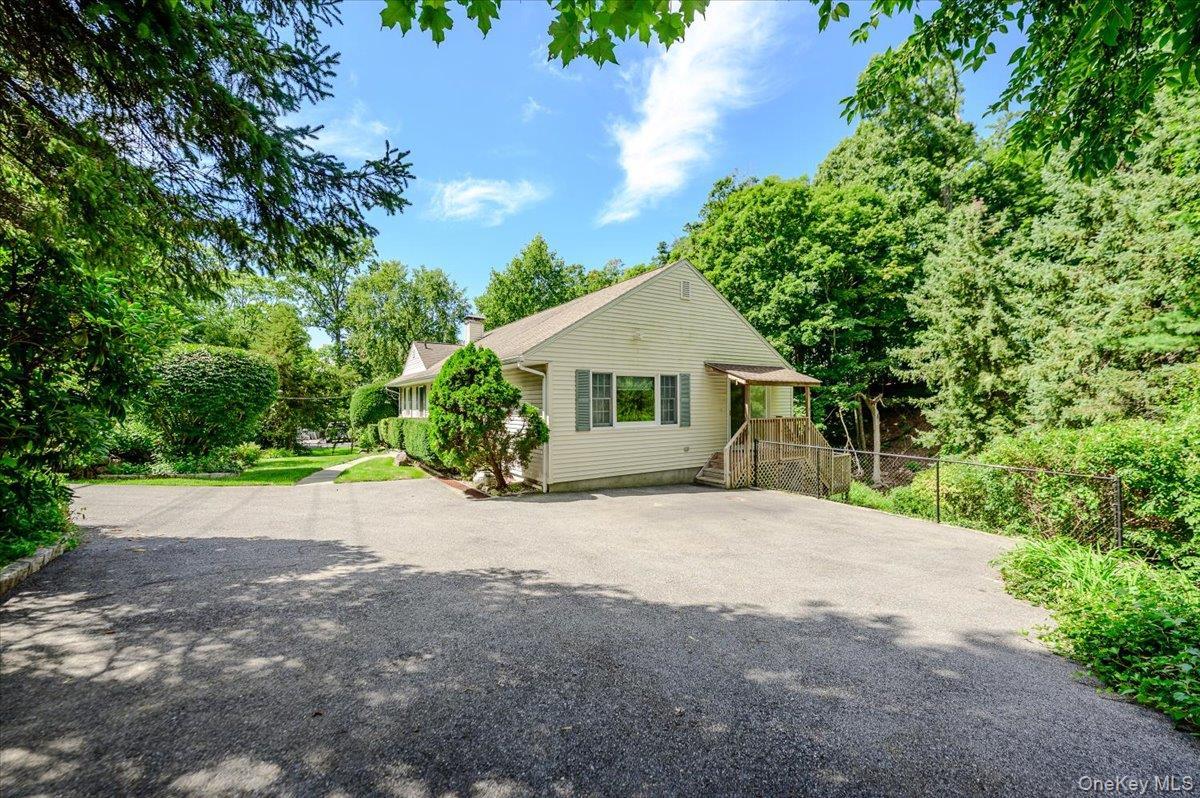 Single Family Somerstown Road Westchester County, NY 10562, MLS-1044513-4