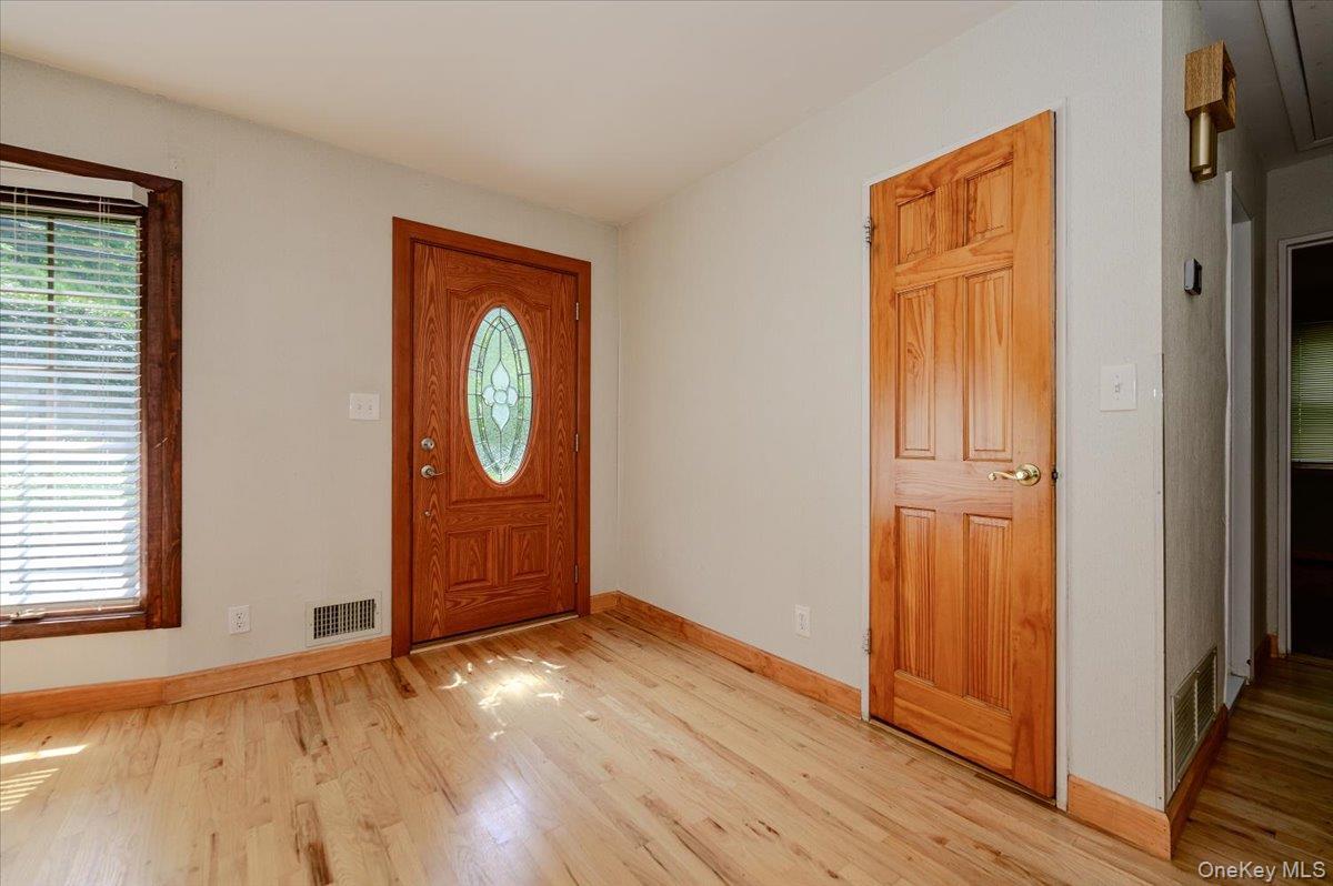 Single Family Somerstown Road Westchester County, NY 10562, MLS-1044513-5