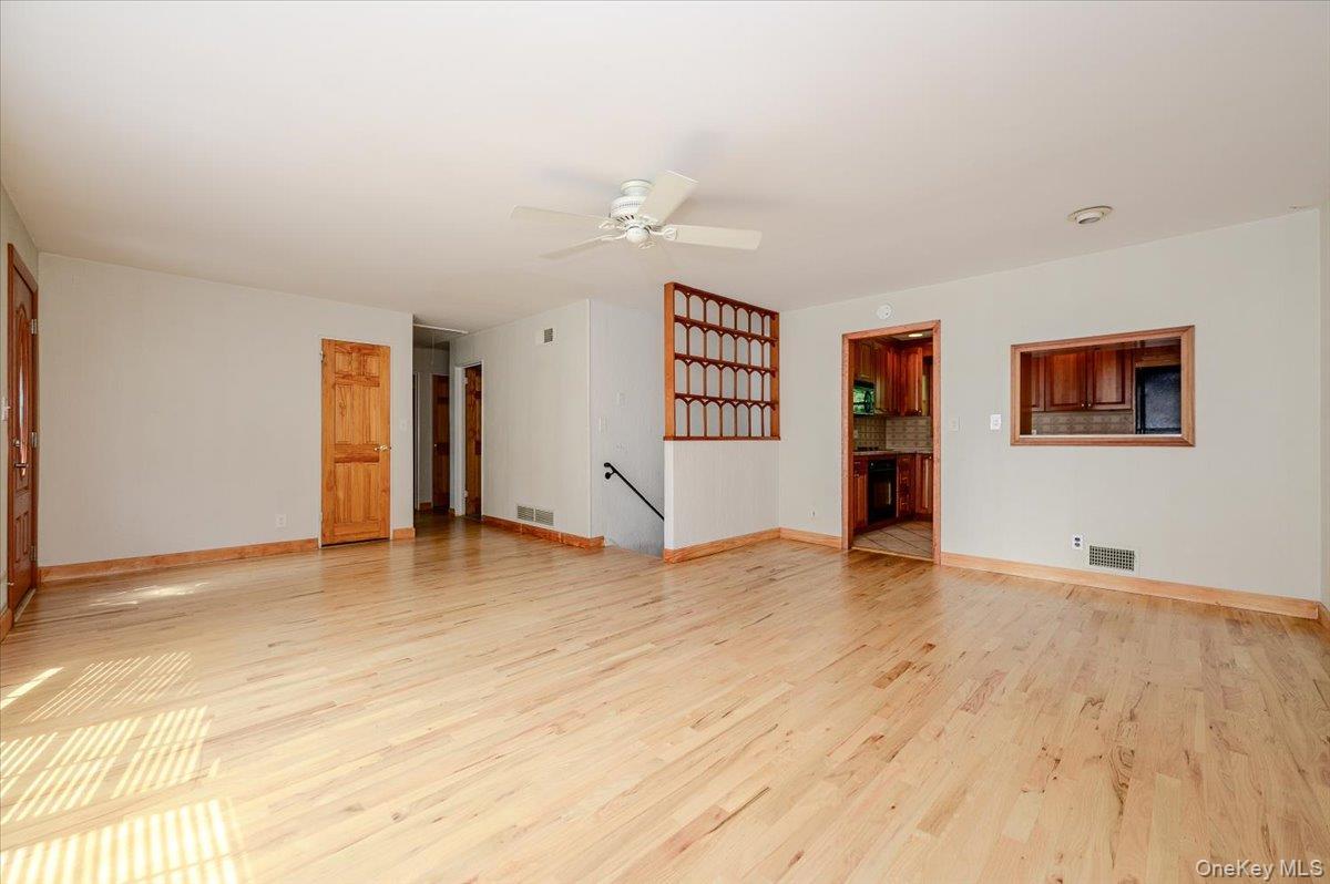Single Family Somerstown Road Westchester County, NY 10562, MLS-1044513-8