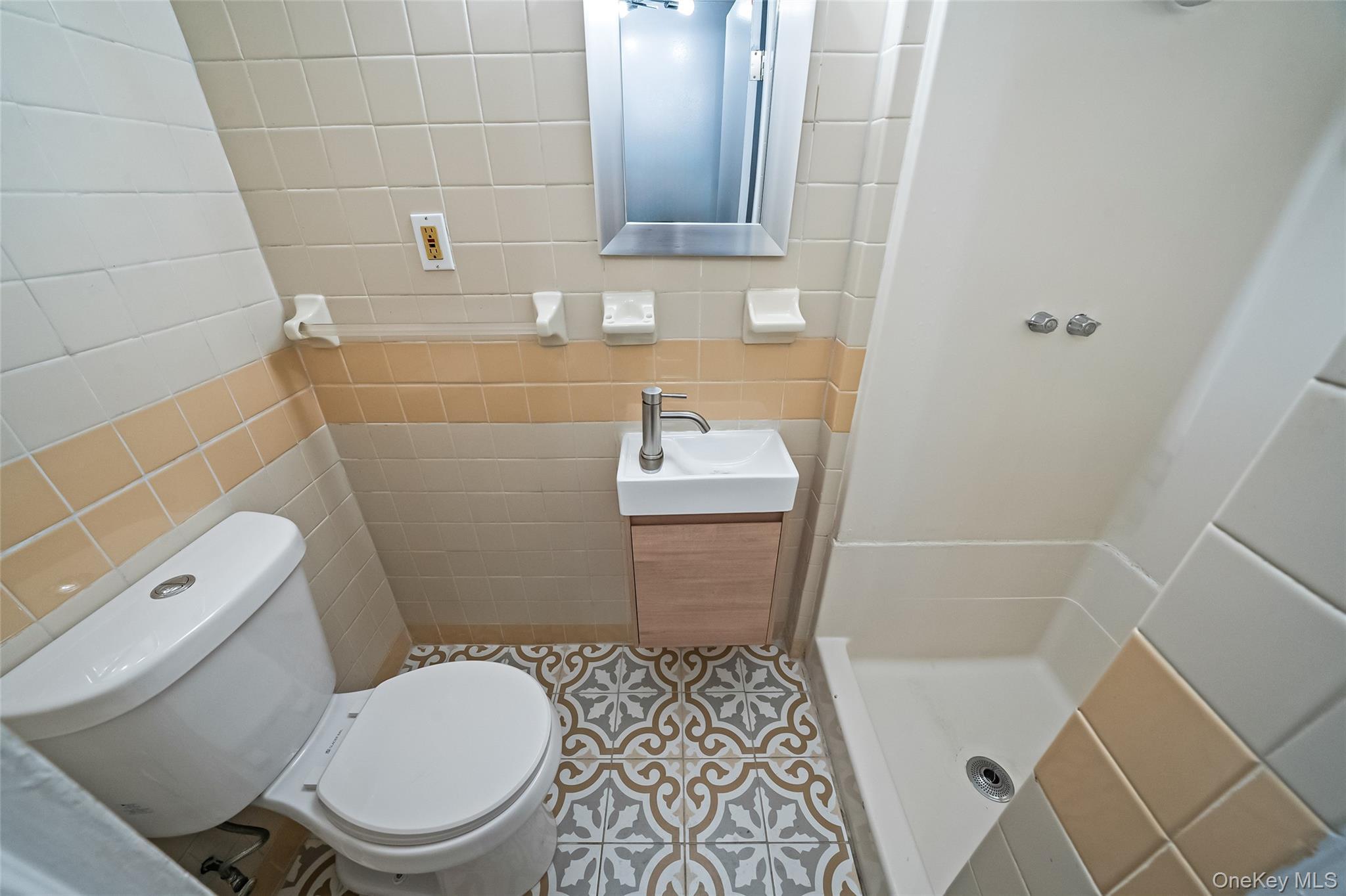 Apartment East 58th Street  Brooklyn, NY 11234, MLS-1044534-9
