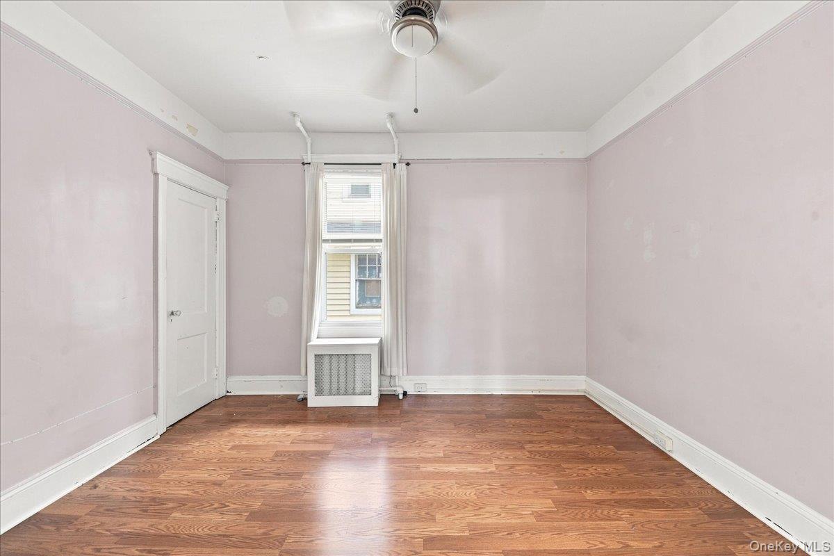 Single Family Hollywood Avenue Bronx, NY 10465, MLS-1044566-11