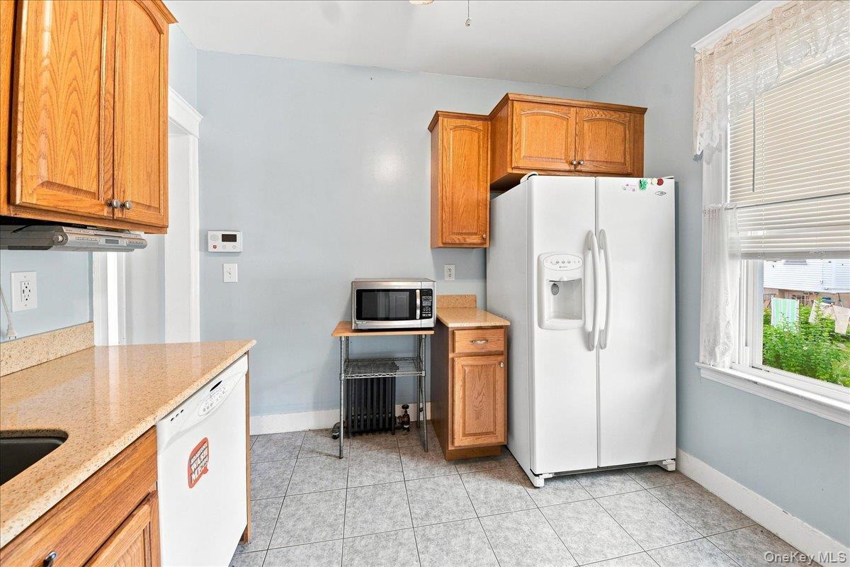 Single Family Hollywood Avenue Bronx, NY 10465, MLS-1044566-17