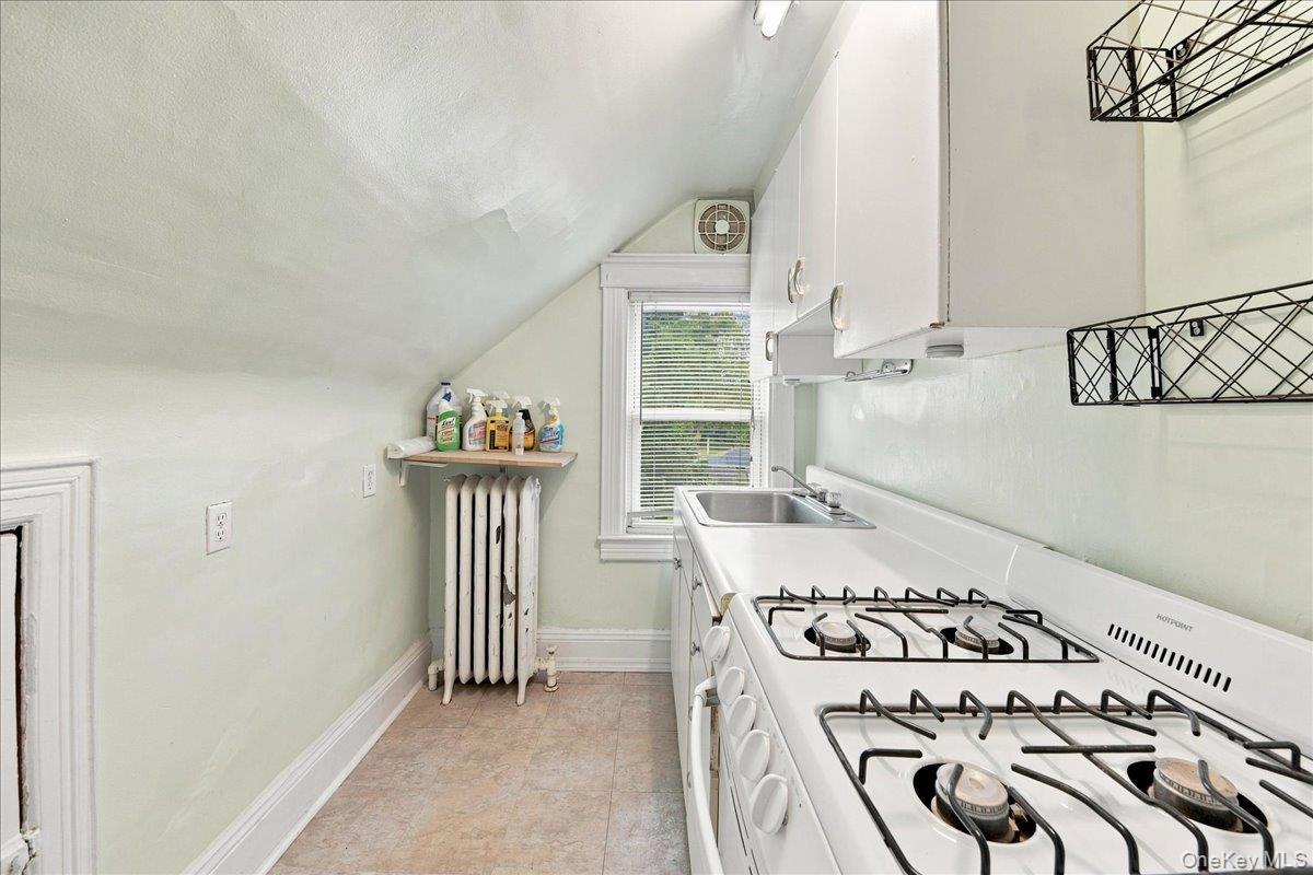 Single Family Hollywood Avenue Bronx, NY 10465, MLS-1044566-23
