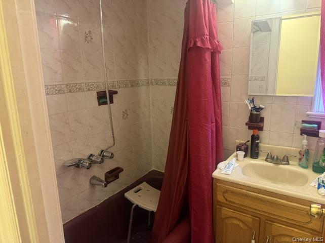Single Family Wilder Avenue  Bronx, NY 10466, MLS-1044581-4