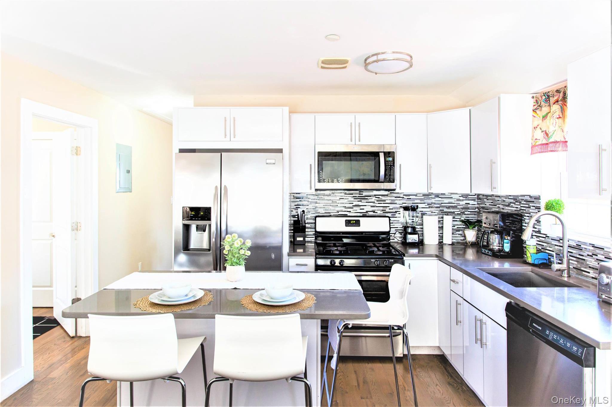 Single Family 147th Road  Queens, NY 11422, MLS-1044590-11