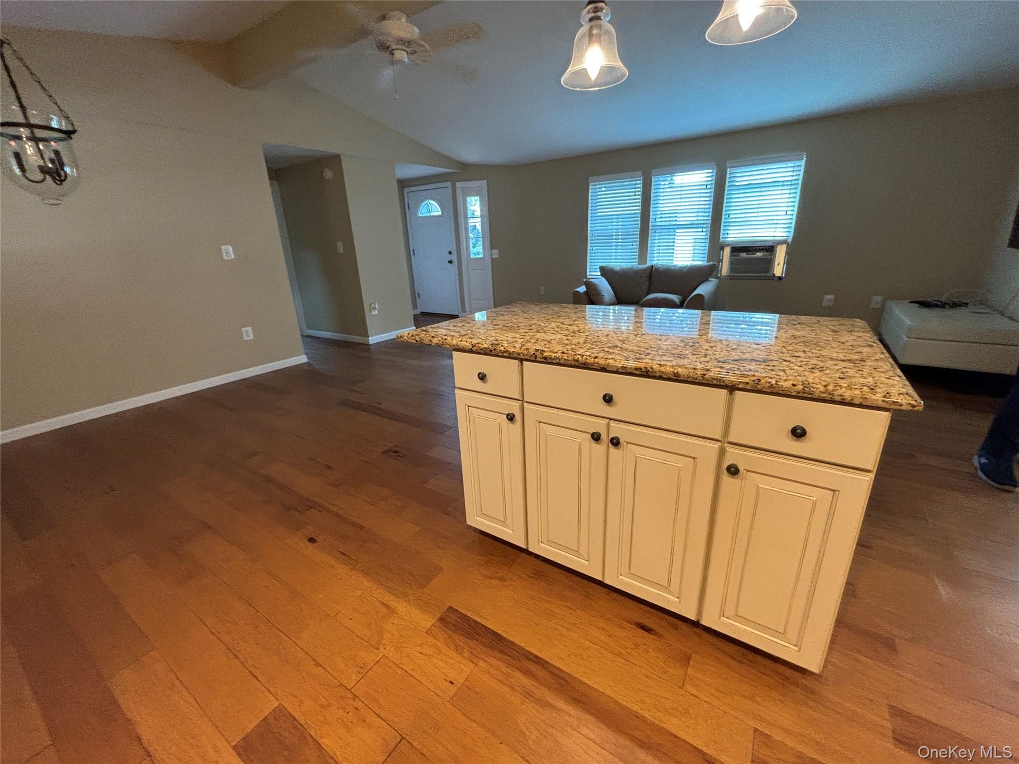 Single Family West Lane Suffolk County, NY 11901, MLS-1044594-10
